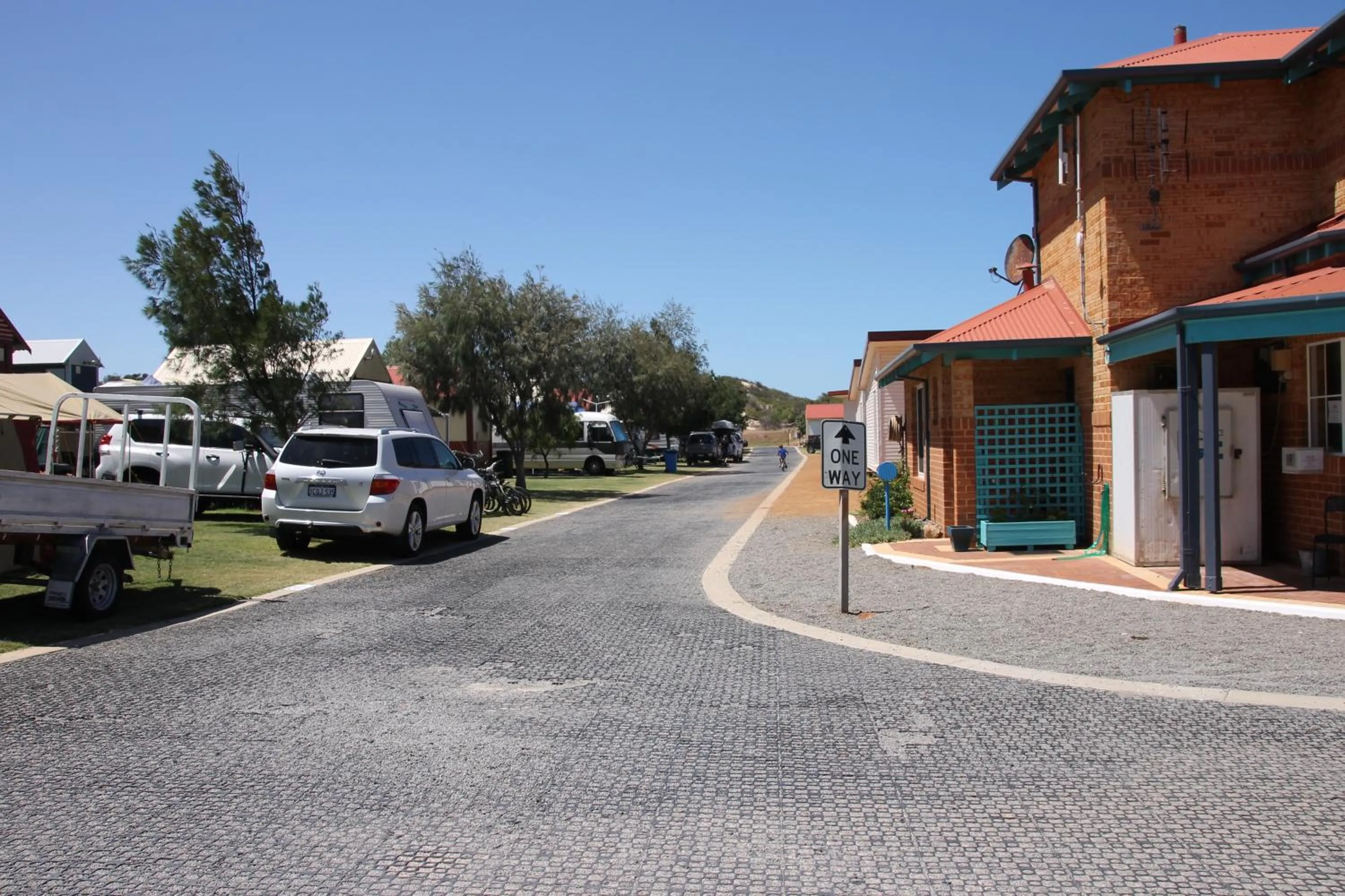 Property building in Seaspray Beach Holiday Park