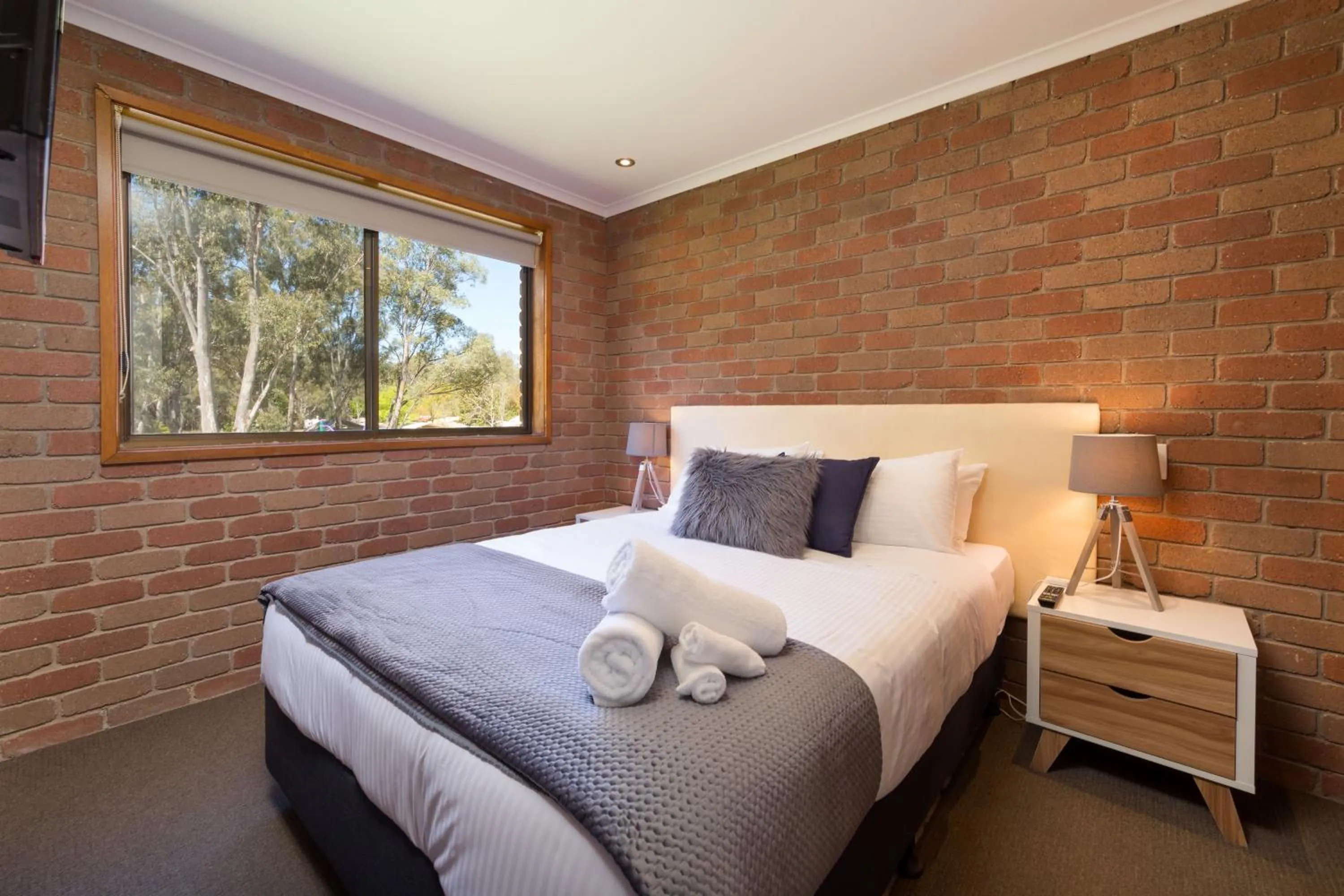 Photo of the whole room, Bed in Corowa Bindaree Holiday Park
