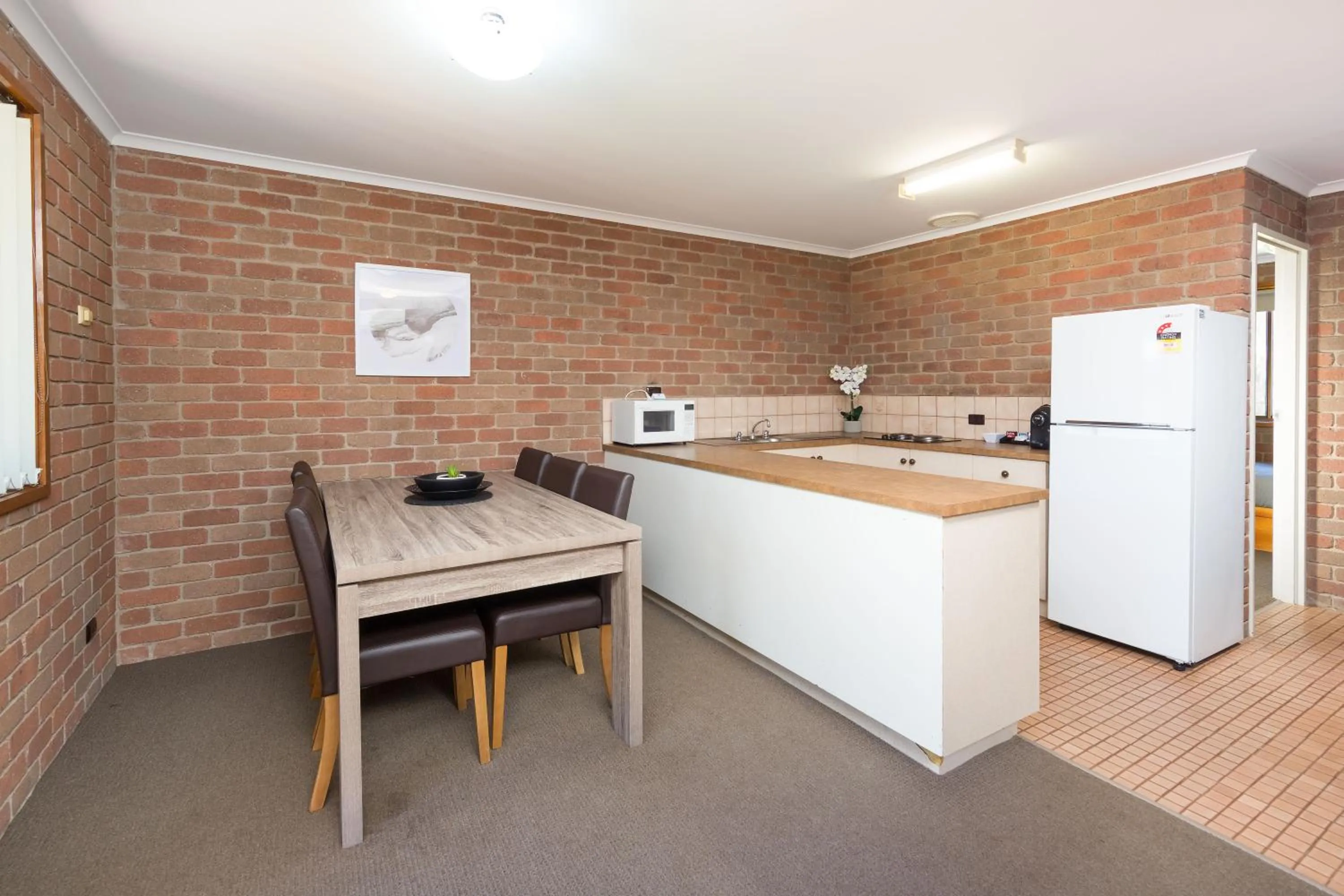 Kitchen or kitchenette in Corowa Bindaree Holiday Park