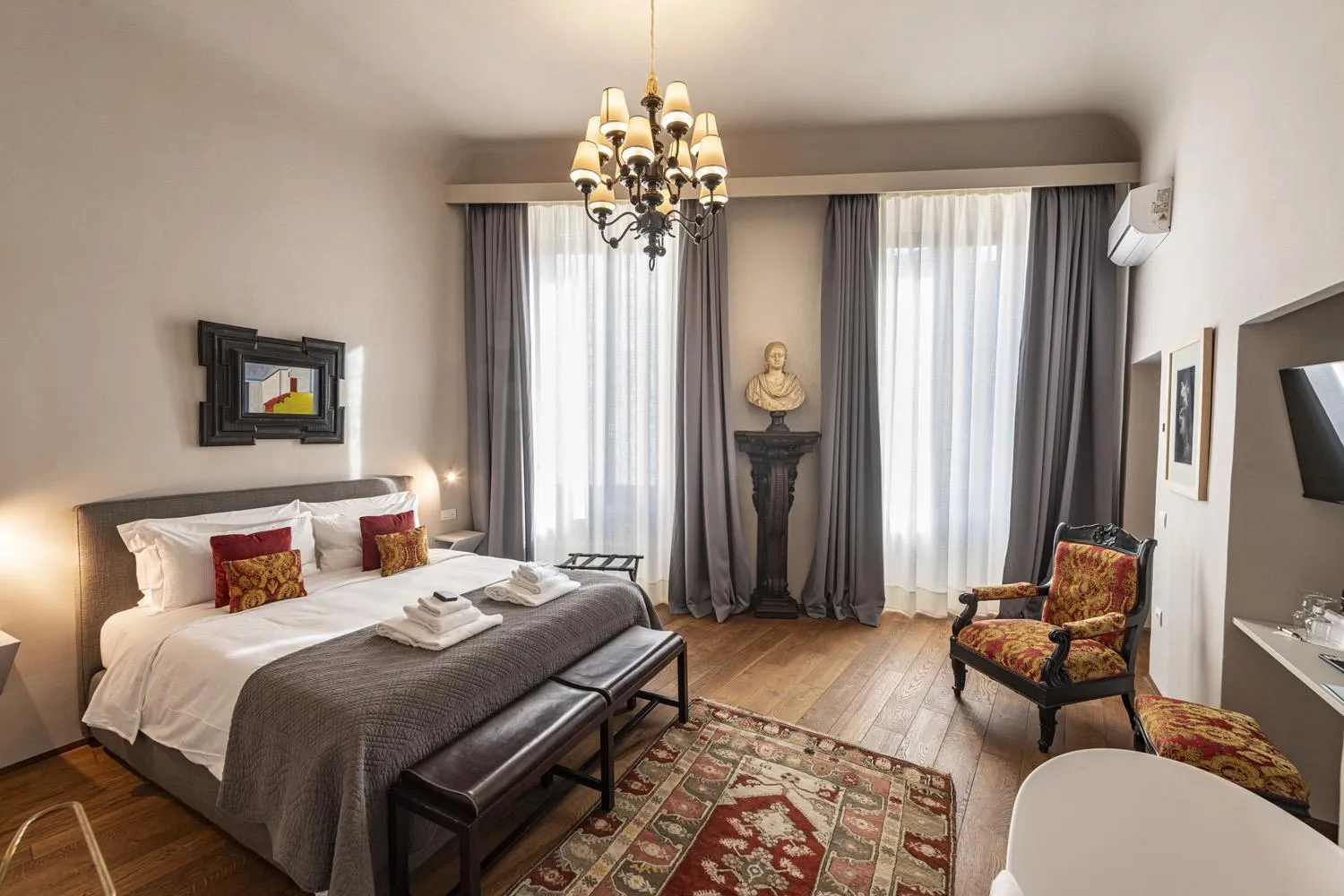 Photo of the whole room, Bed in Casa Botticelli