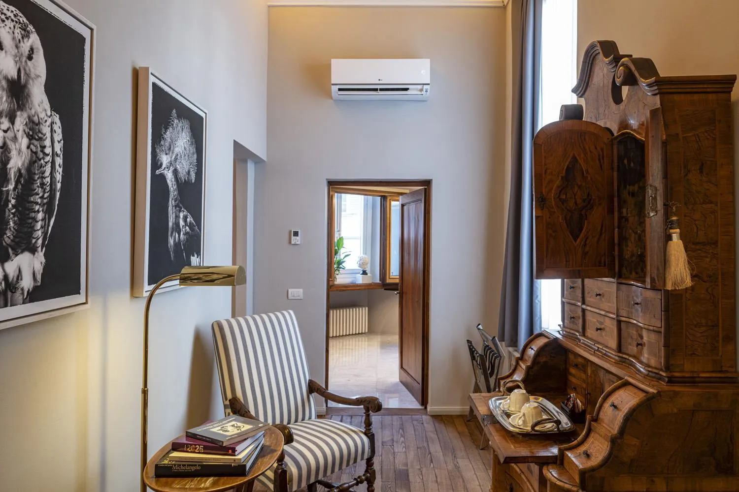 Seating area in Casa Botticelli