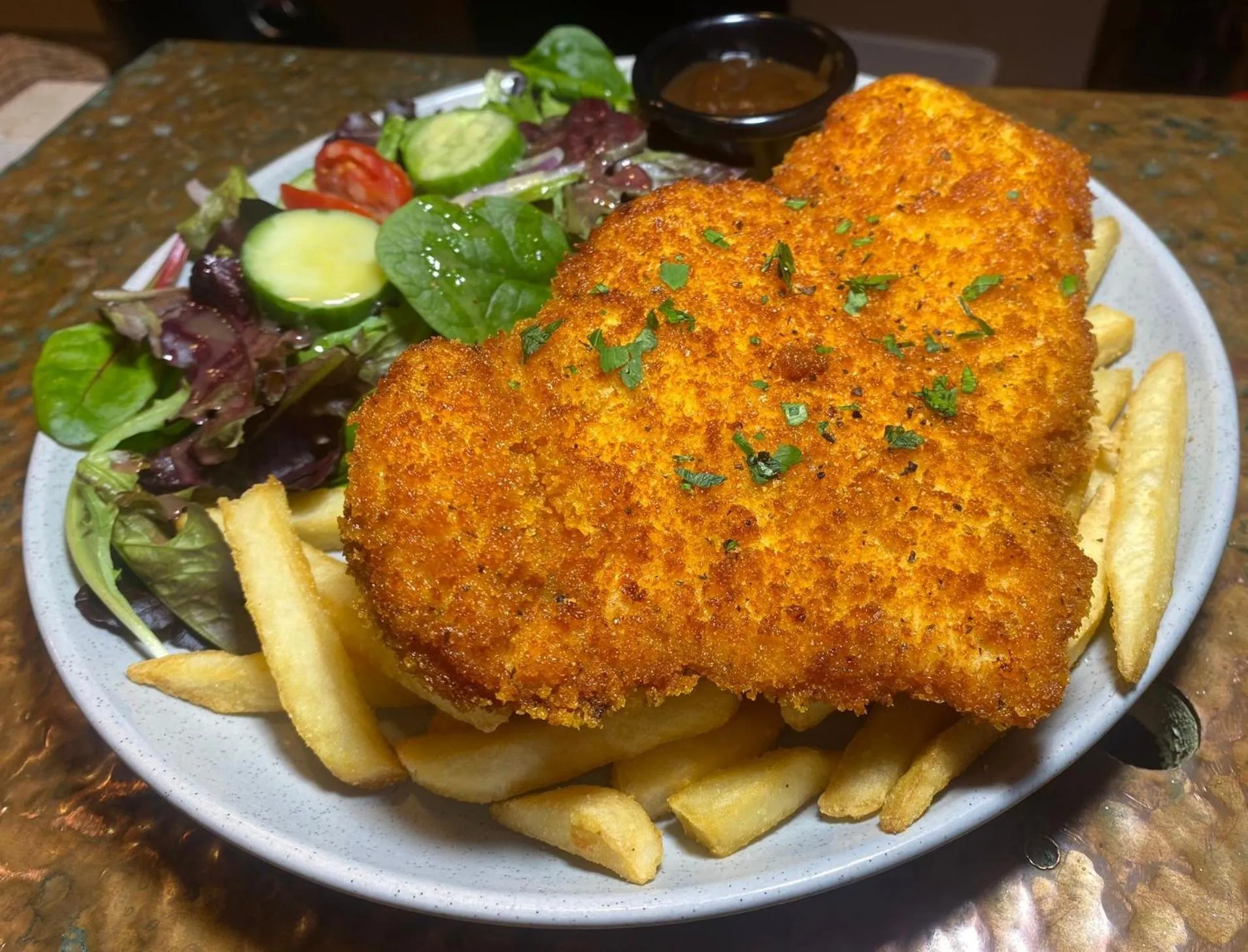 Restaurant/places to eat in Ascot Motor Inn