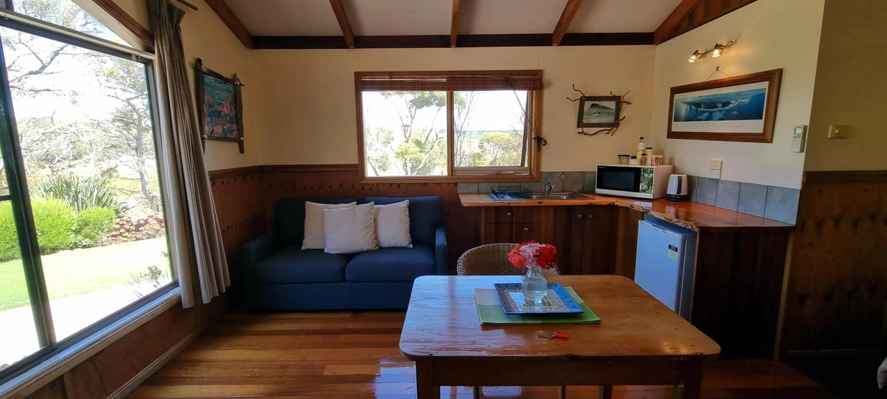 Day in Eastern Reef Cottages