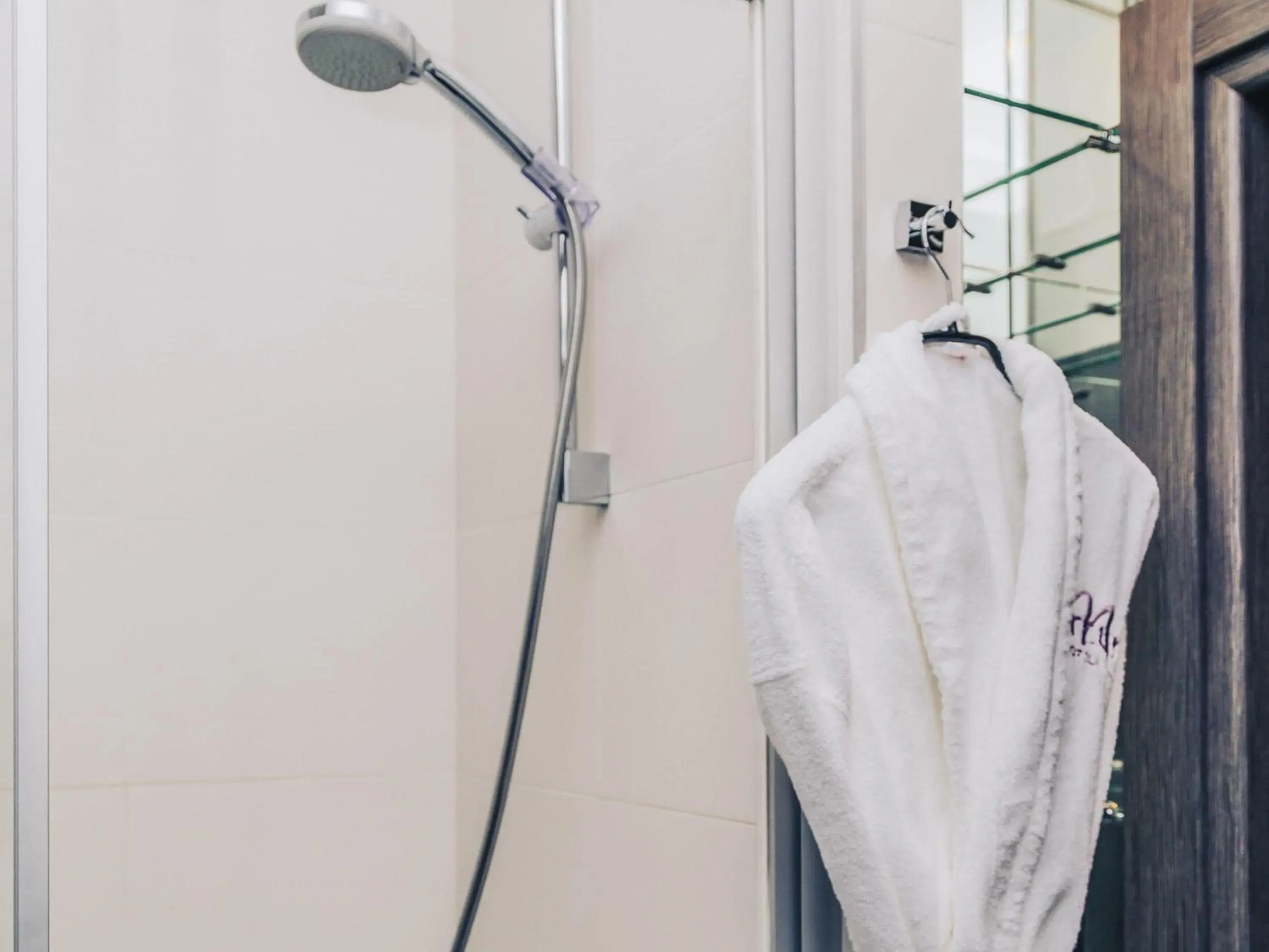 Standard Double Room in Mercure Kyiv Congress Standard Double Room in Mercure Kyiv Congress