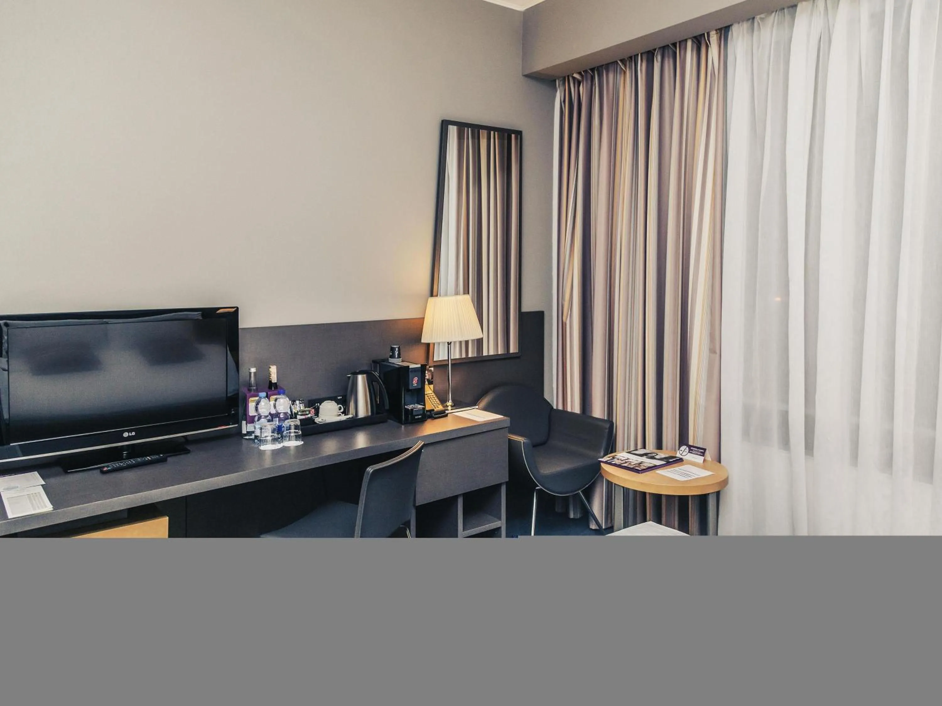 Bedroom in Mercure Kyiv Congress