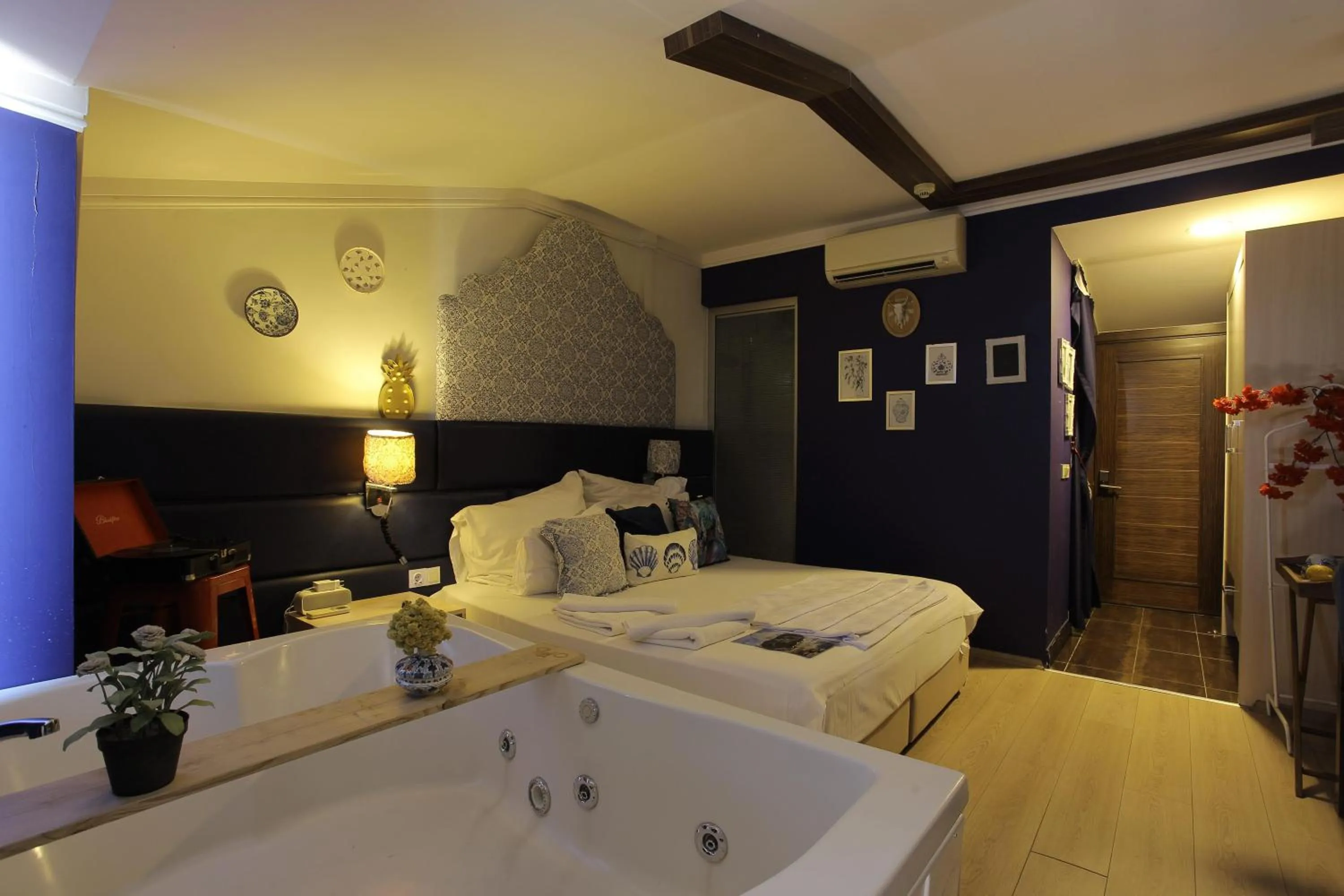 Bed in Anjeliq House Boutique Hotel