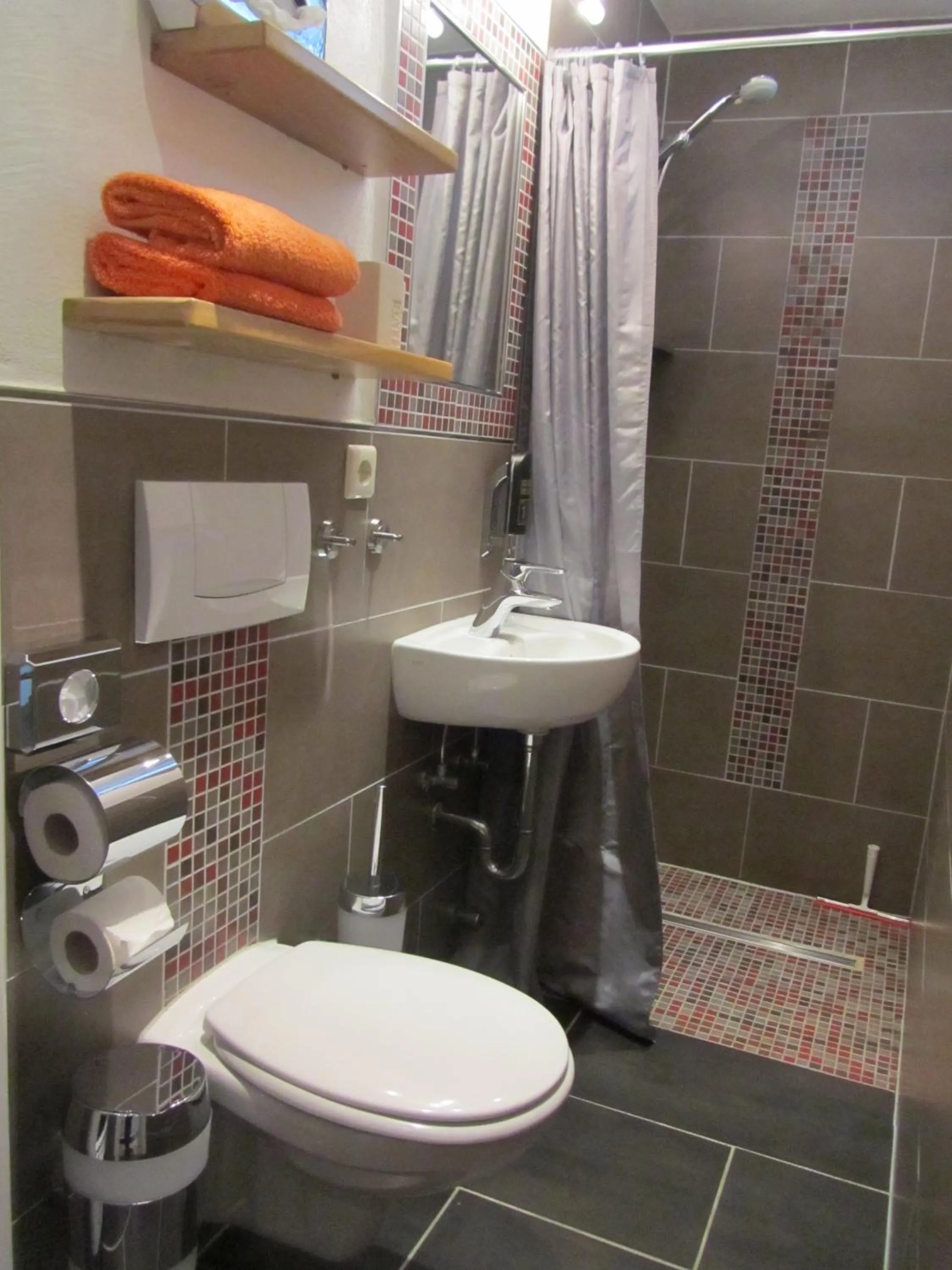 Bathroom in Moselland Hotel im Enderttal Zum Onkel Willi