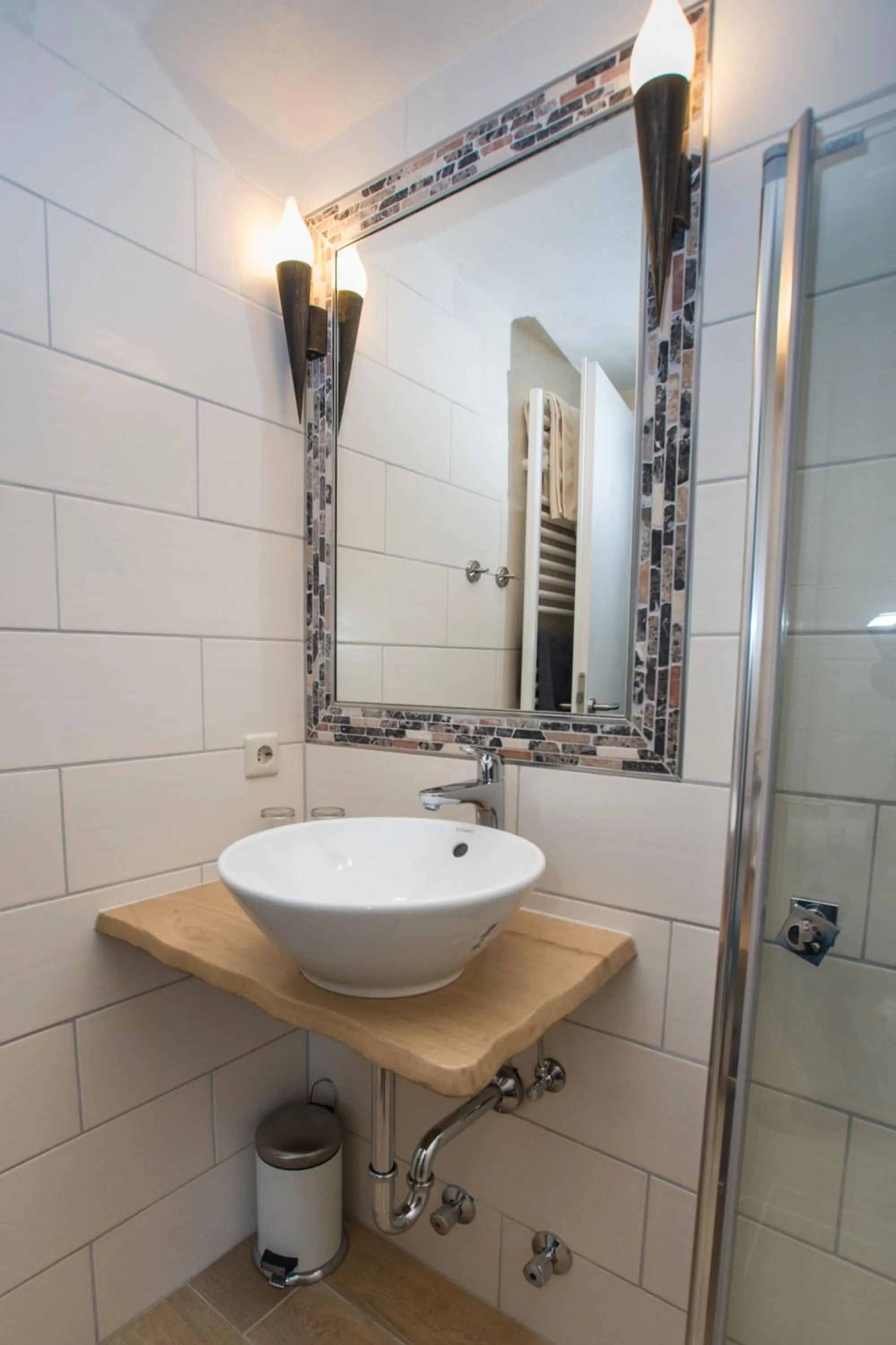 Bathroom in Moselland Hotel im Enderttal Zum Onkel Willi