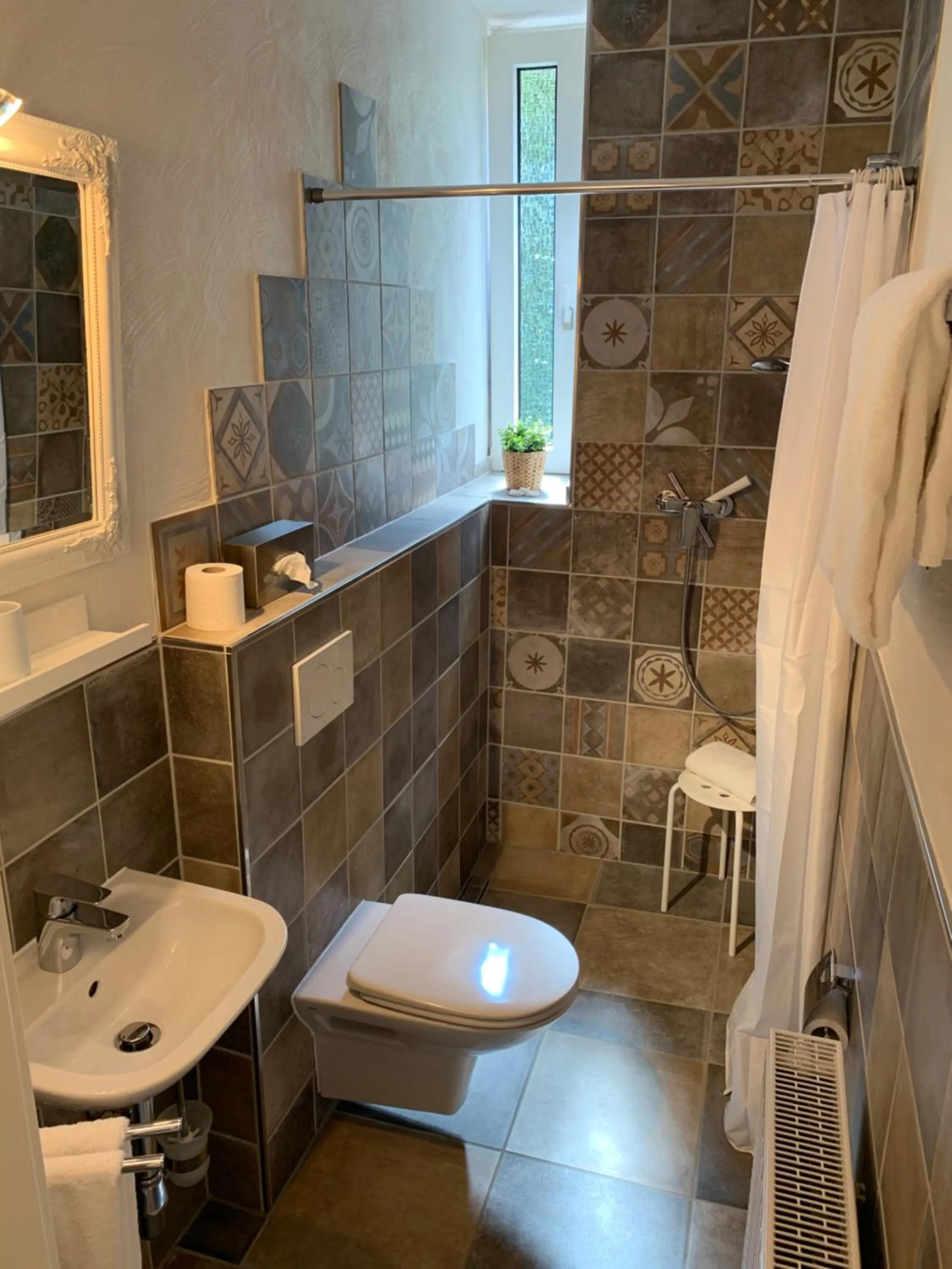 Bathroom in Moselland Hotel im Enderttal Zum Onkel Willi