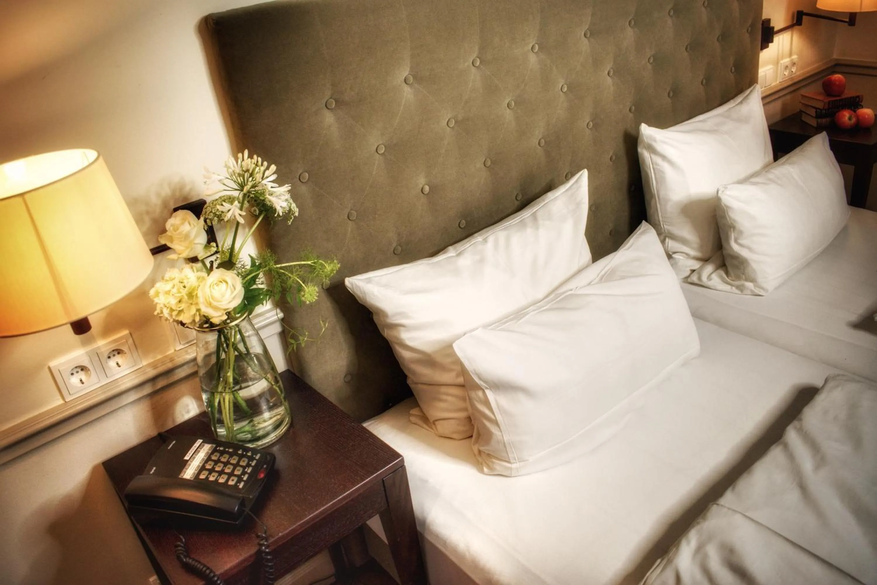 Bed in Parkhotel Surenburg