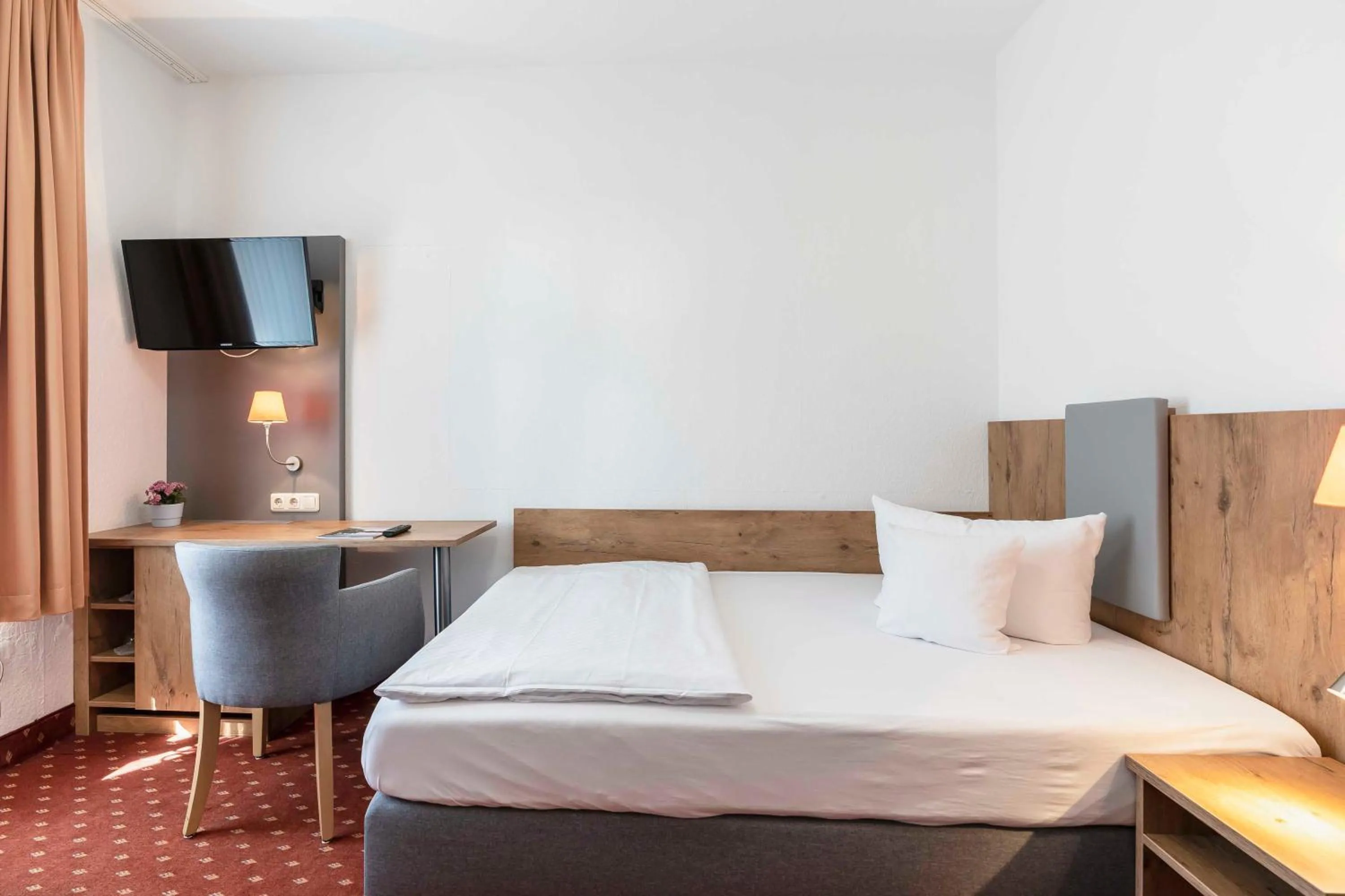 Photo of the whole room, Bed in Hotel Markgraf