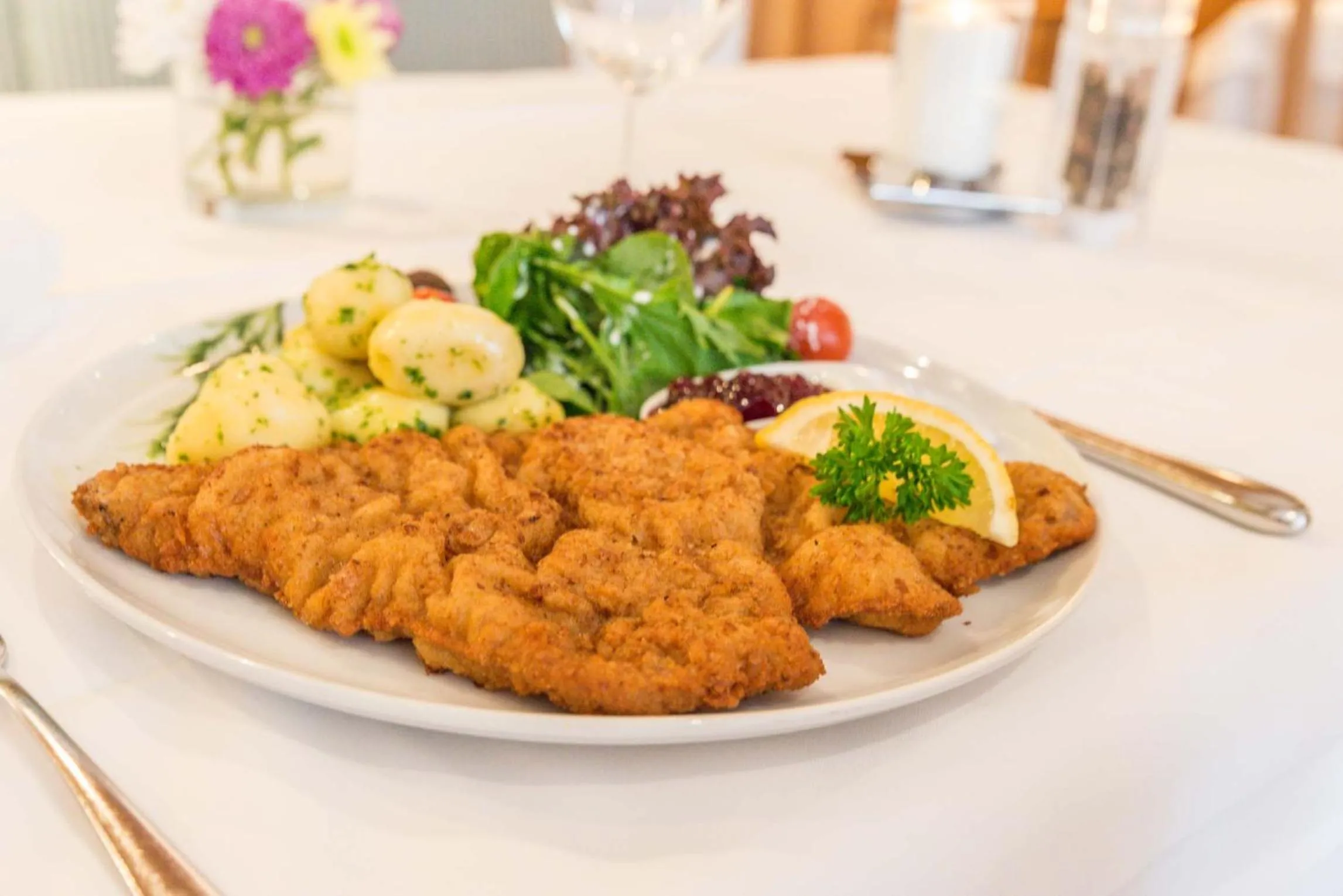 Restaurant/places to eat in Hotel Markgraf