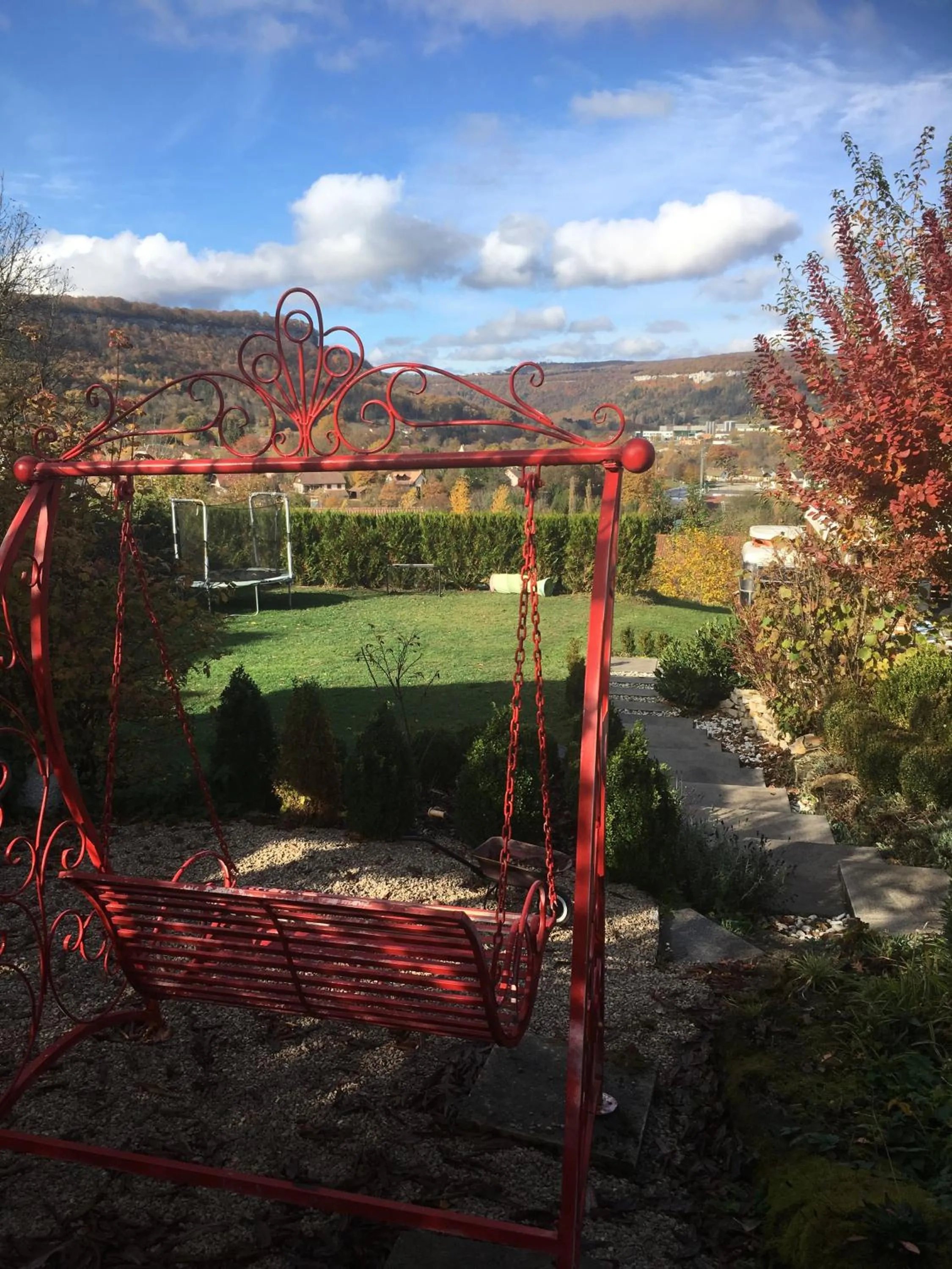 Garden in B&B Les Hauts d'Ornans