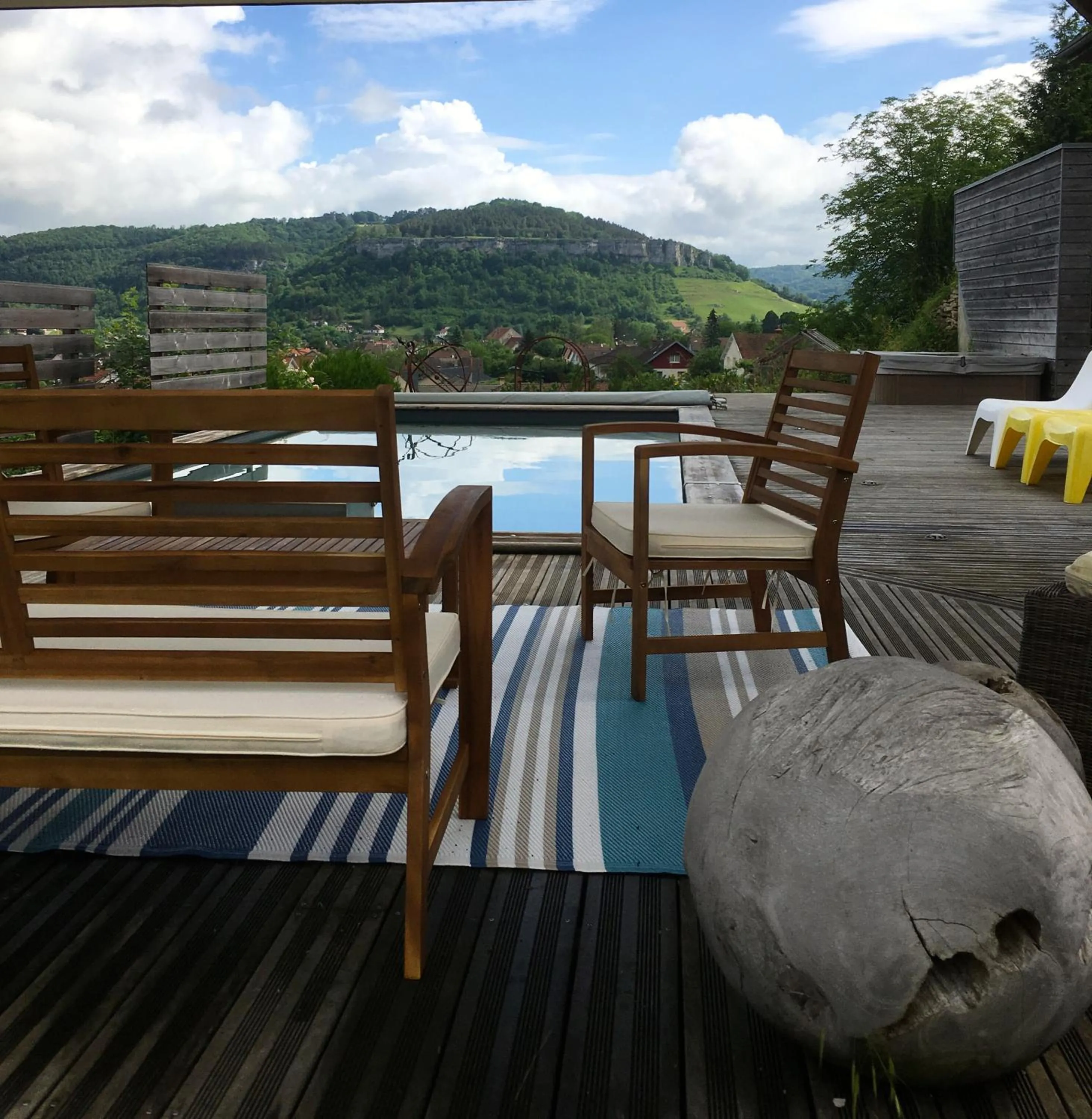 Swimming pool in B&B Les Hauts d'Ornans