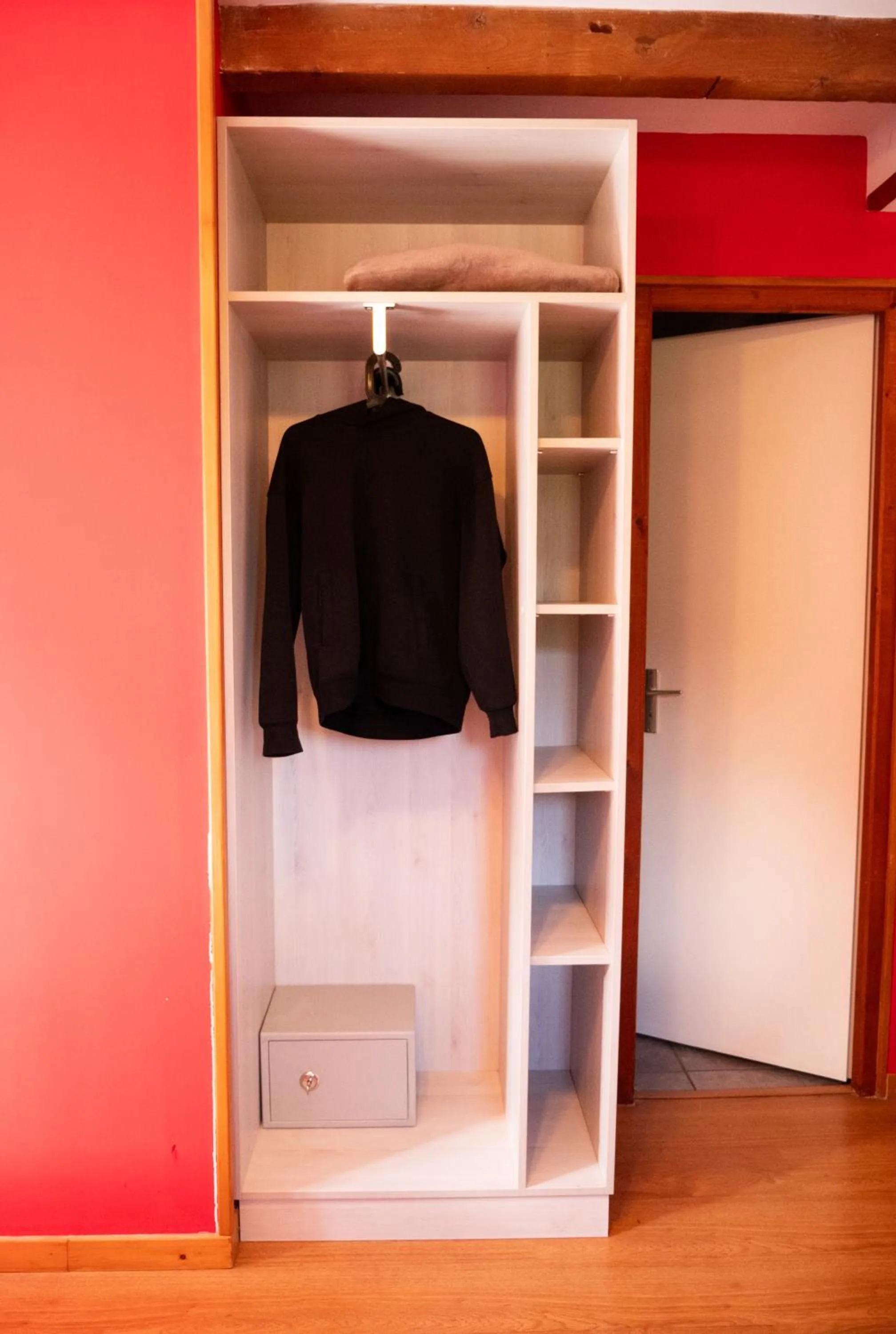 wardrobe in Hotel Chalet du Crey