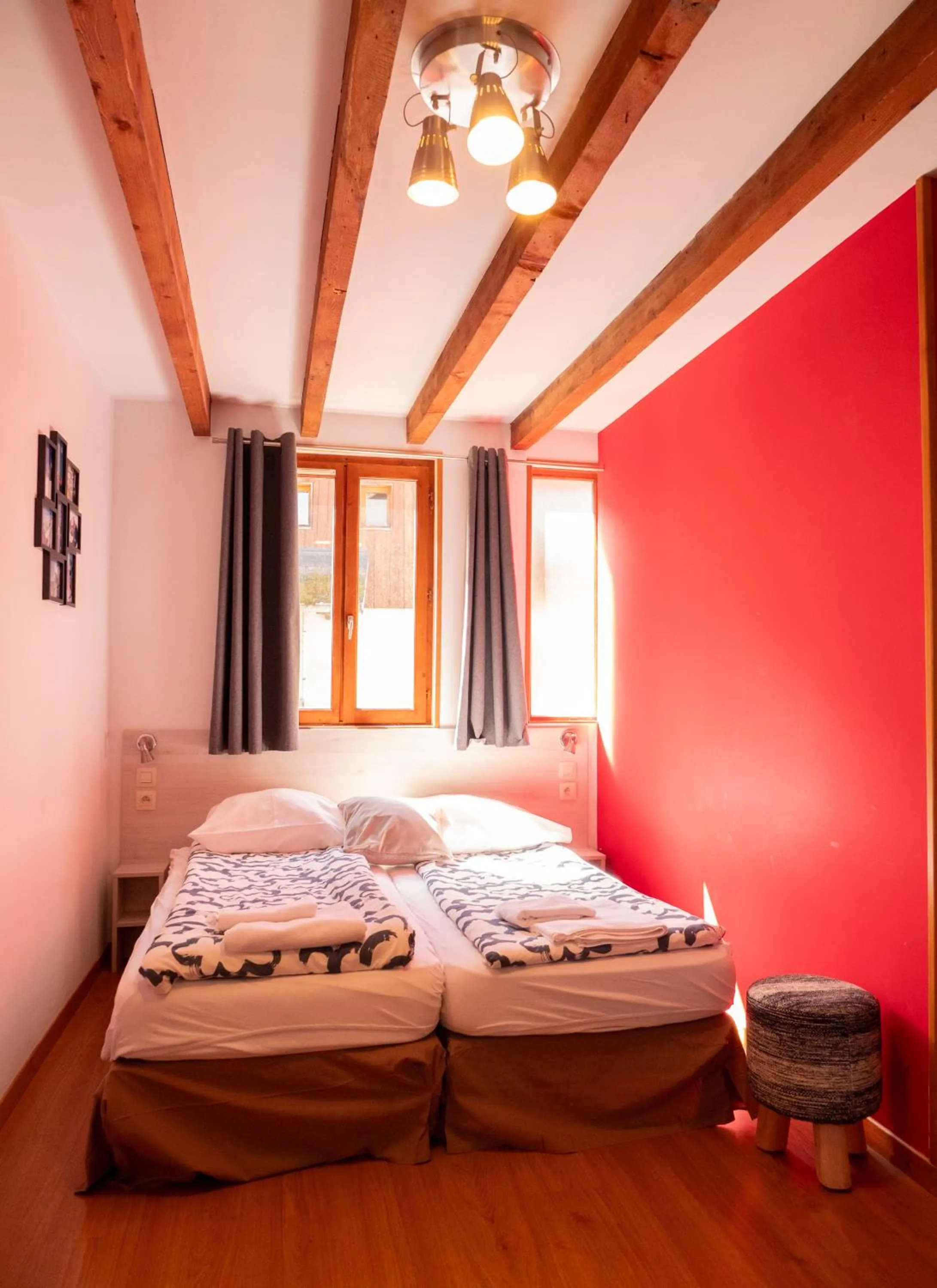Bed in Hotel Chalet du Crey