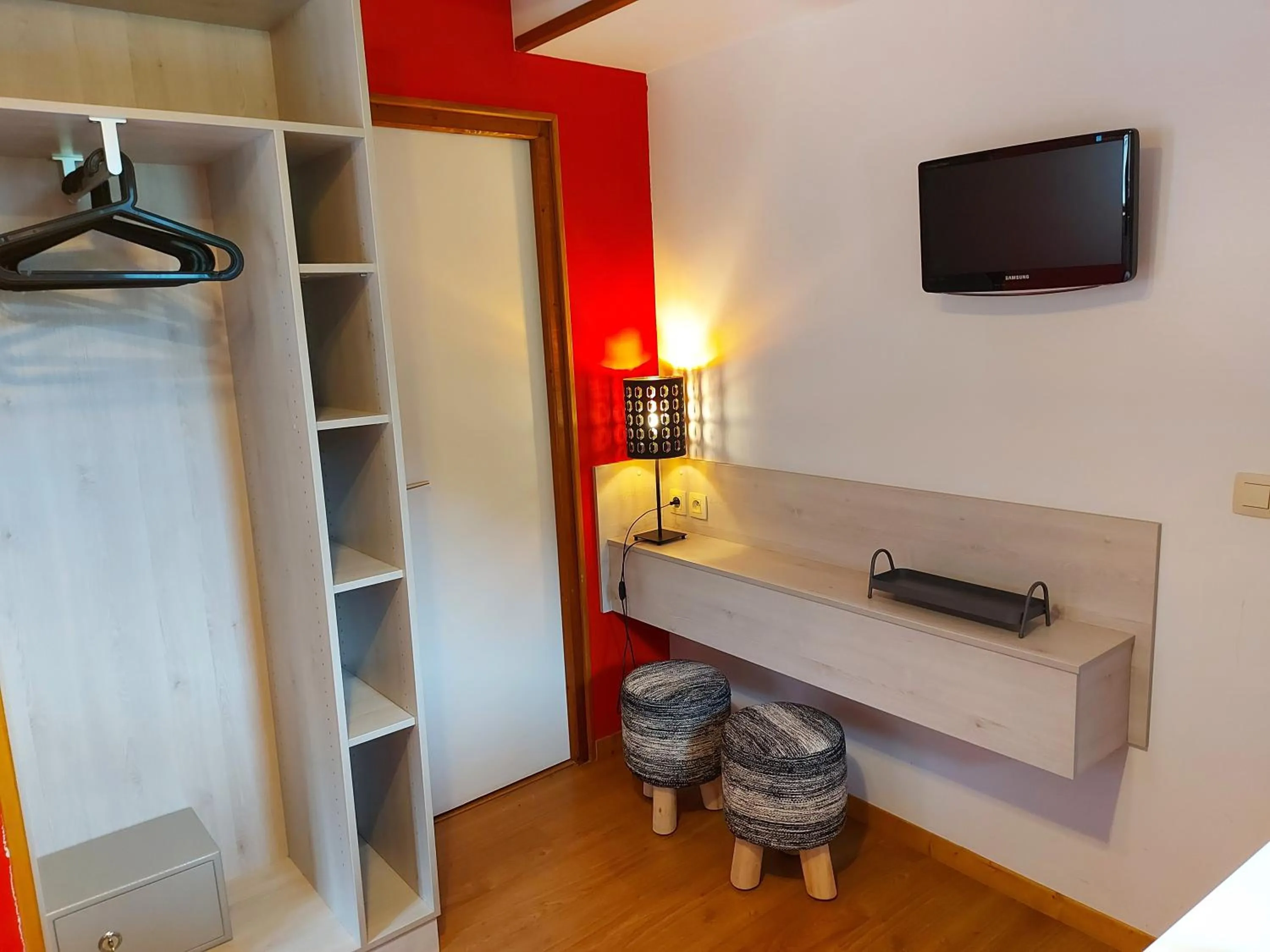 Bedroom in Hotel Chalet du Crey