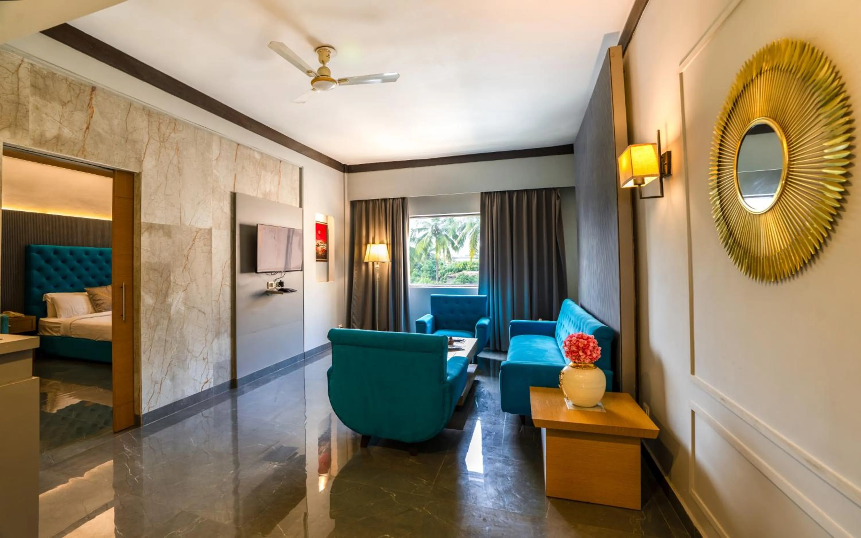 Seating area in Hotel Pal Heights