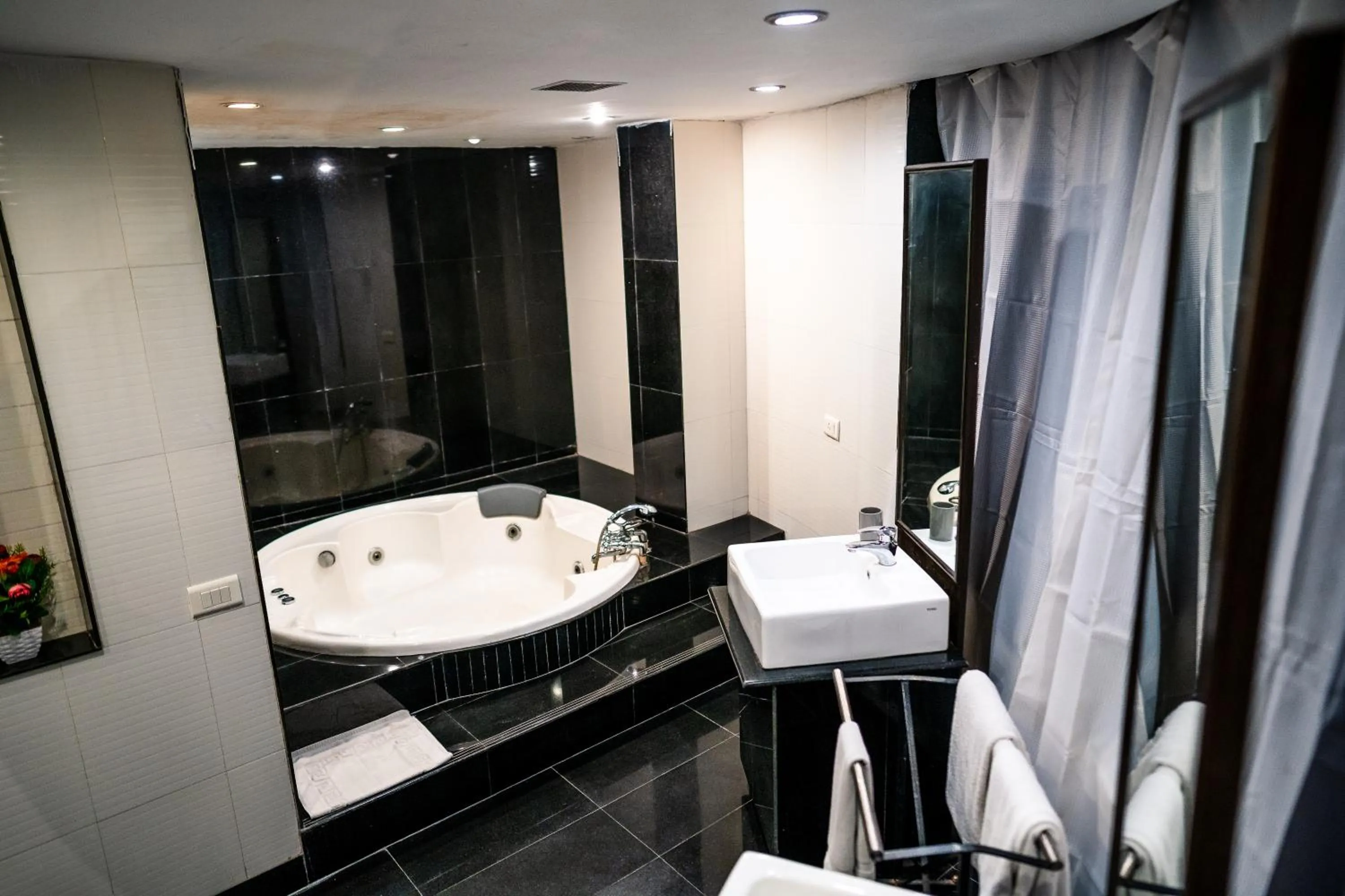 Bathroom in Hotel Pal Heights