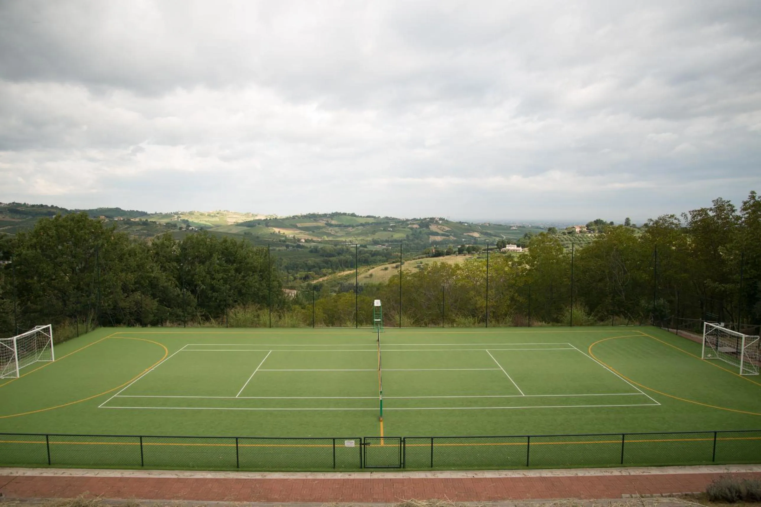 Tennis court in Locanda Antiche Macine