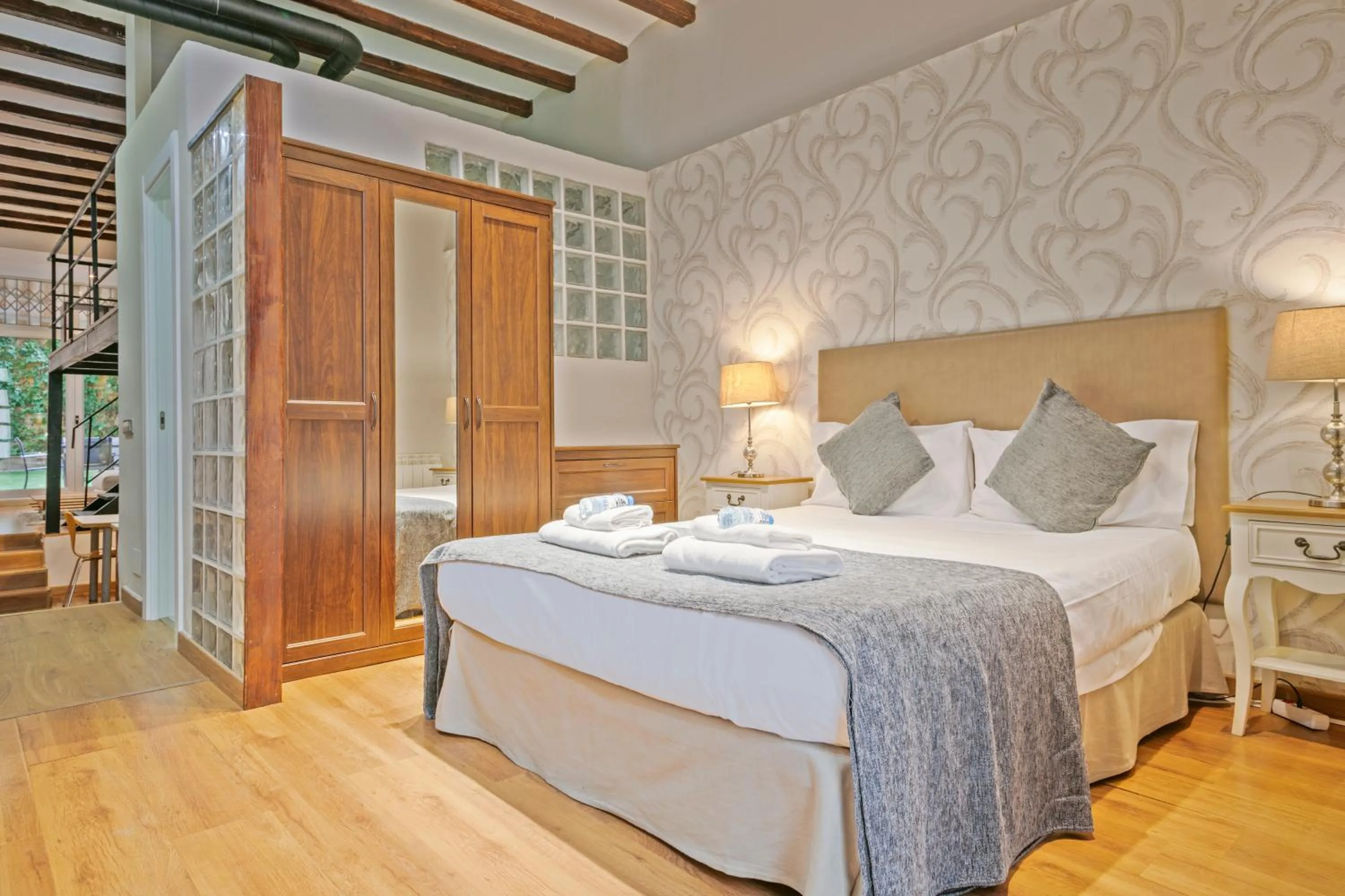 Bed in Alcam Loft Grassot