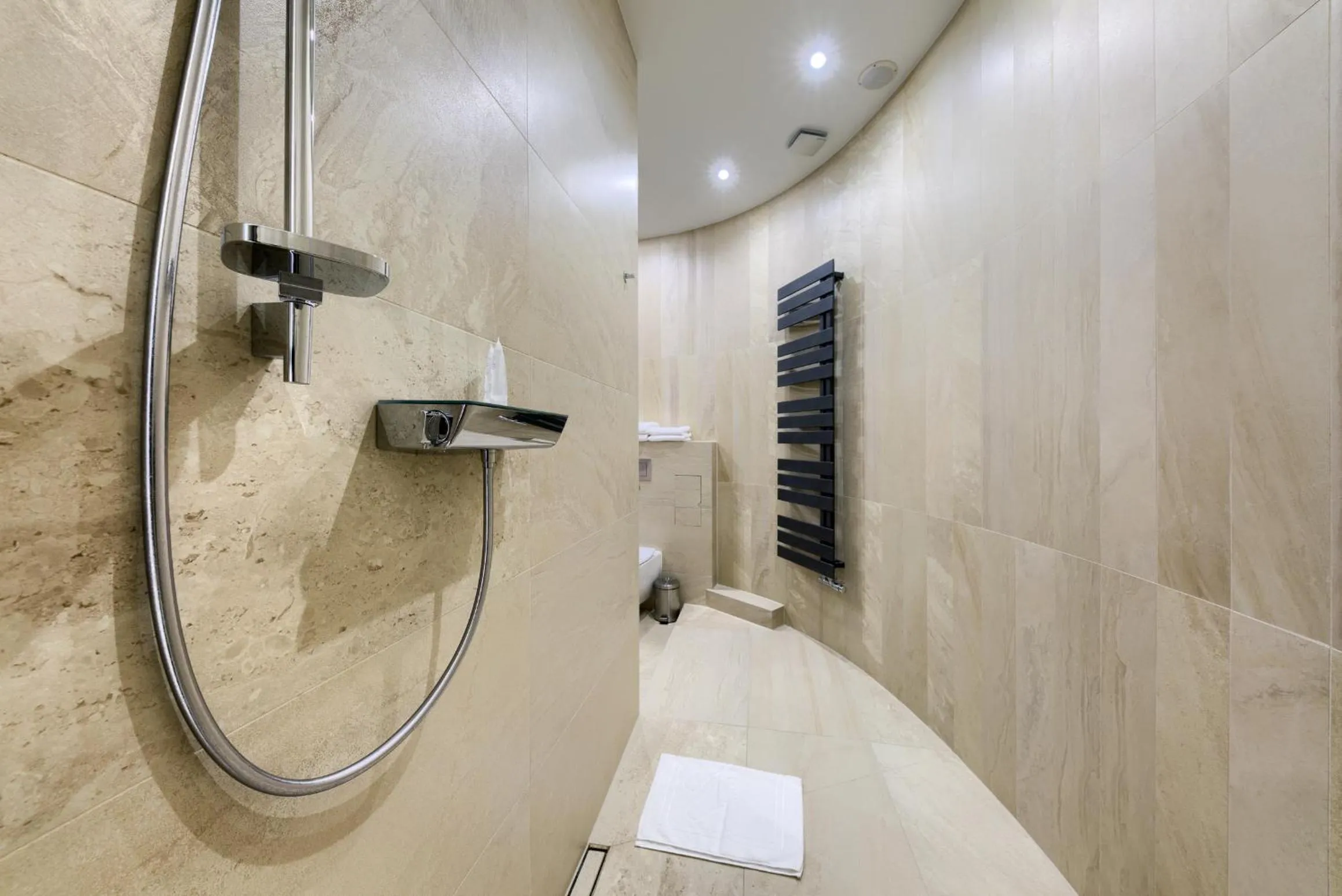 Shower in Aparthotel New Lux