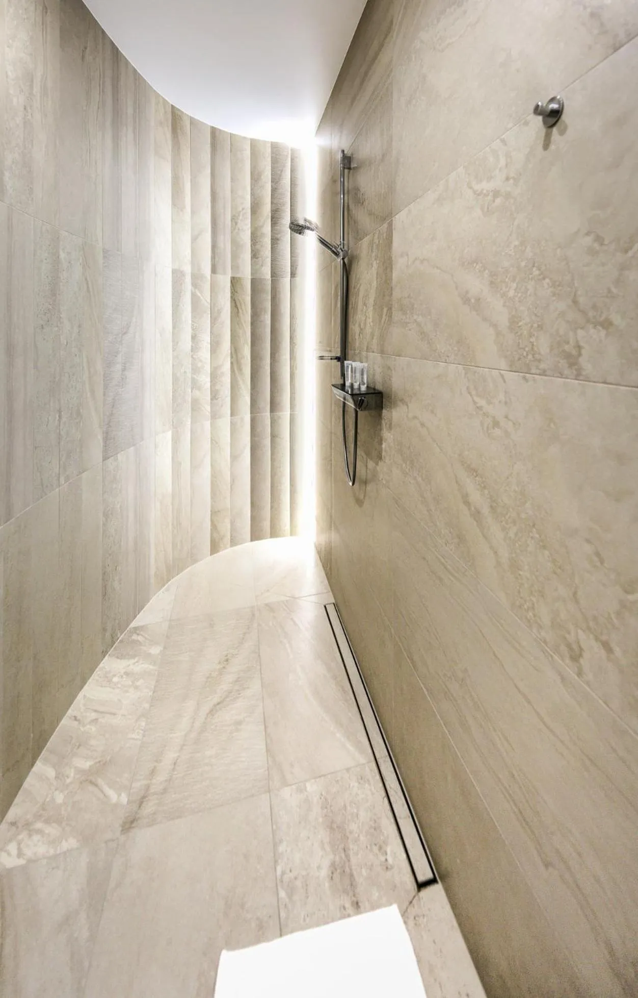 Shower in Aparthotel New Lux