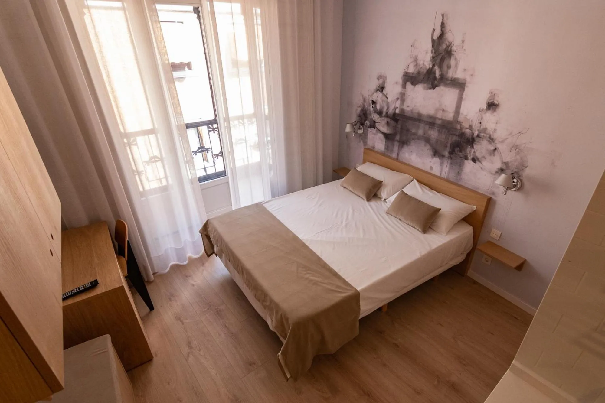 Bedroom, Bed in Plaza Mayor Suites & Apartments