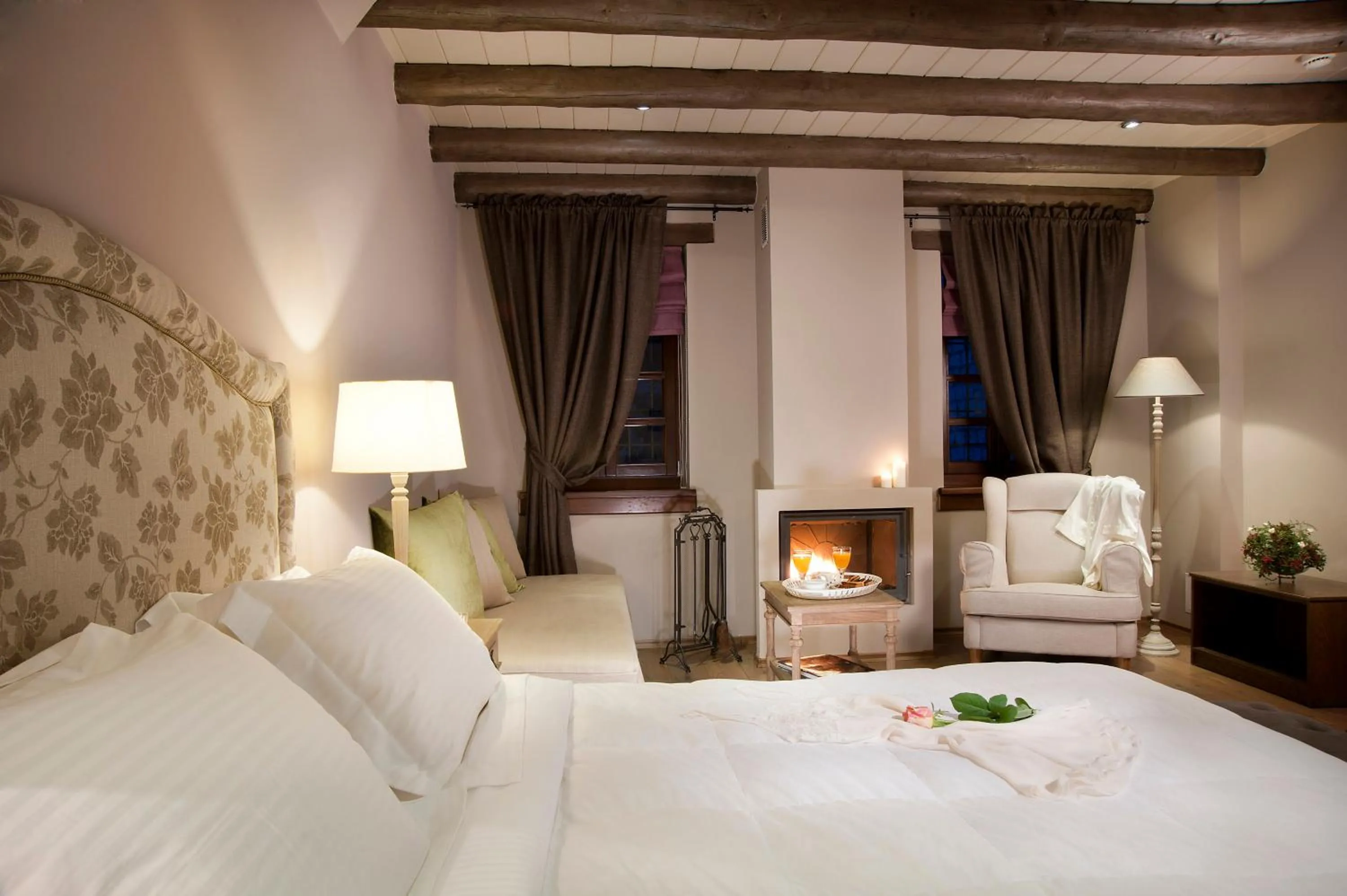 Photo of the whole room, Bed in Aberratio Boutique Hotel