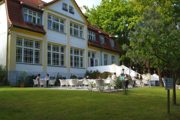 Property building in Meeressterne Hotel Idyll Am Wolgastsee