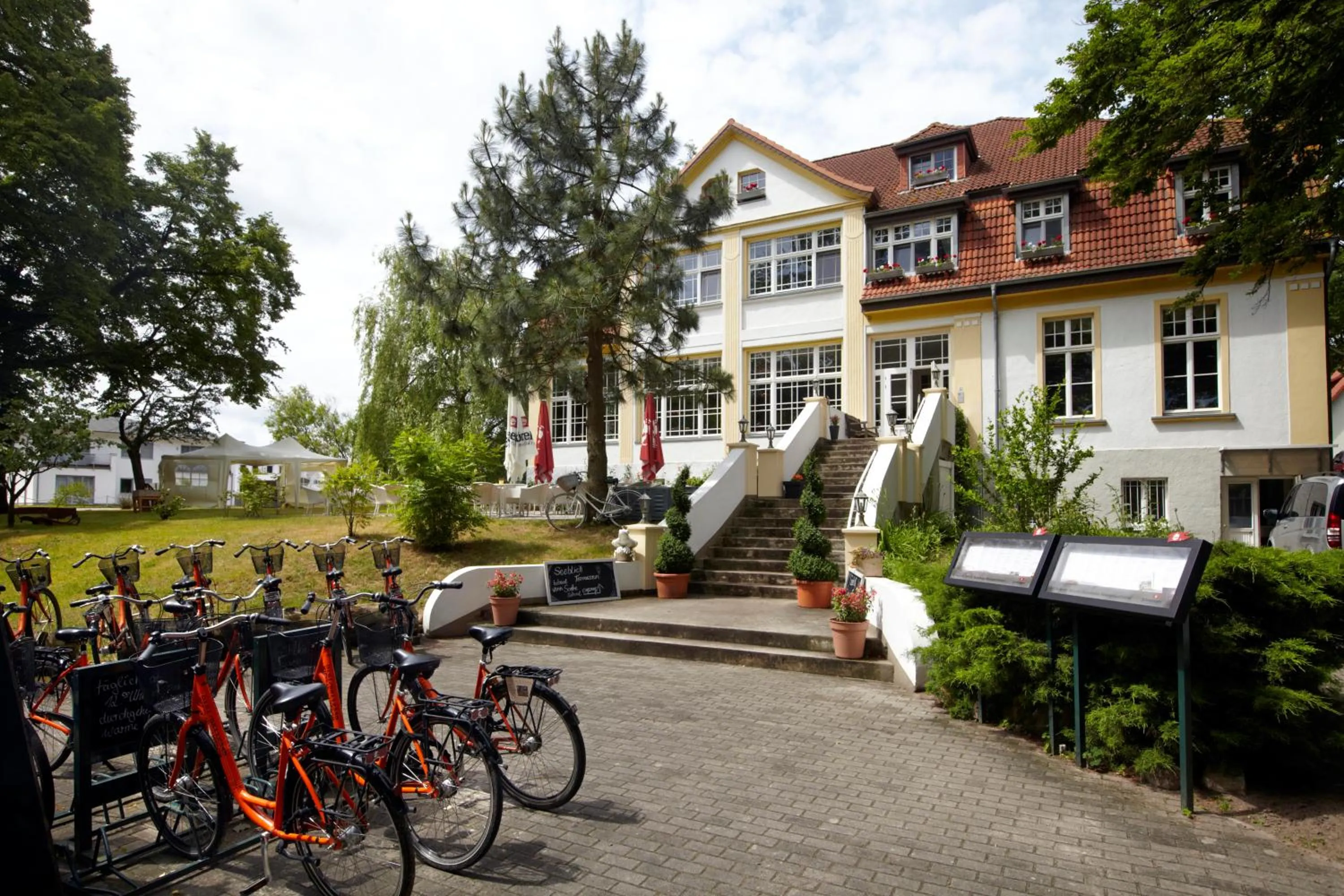 Property building in Meeressterne Hotel Idyll Am Wolgastsee