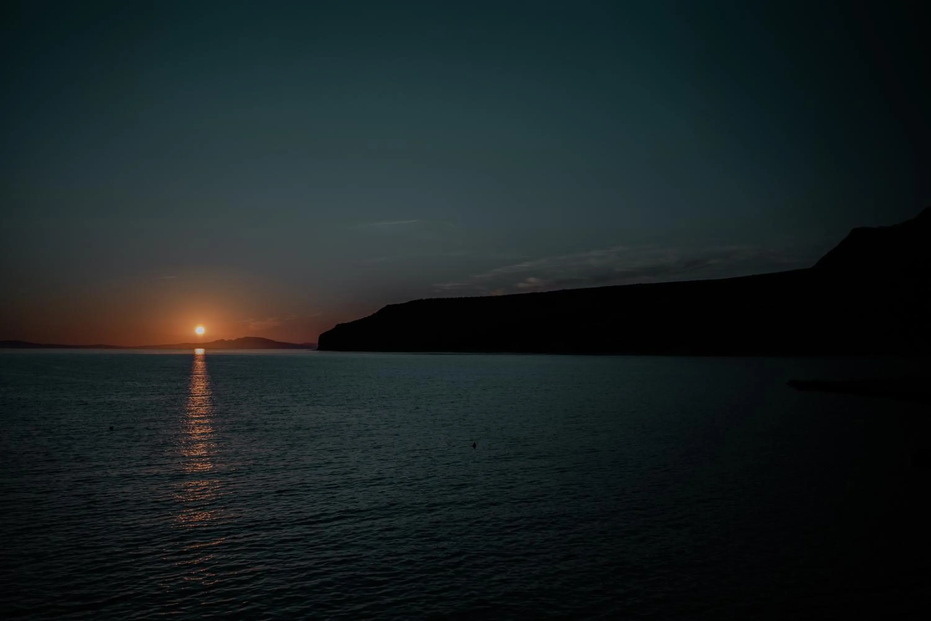 Sunset in Limeni Villa