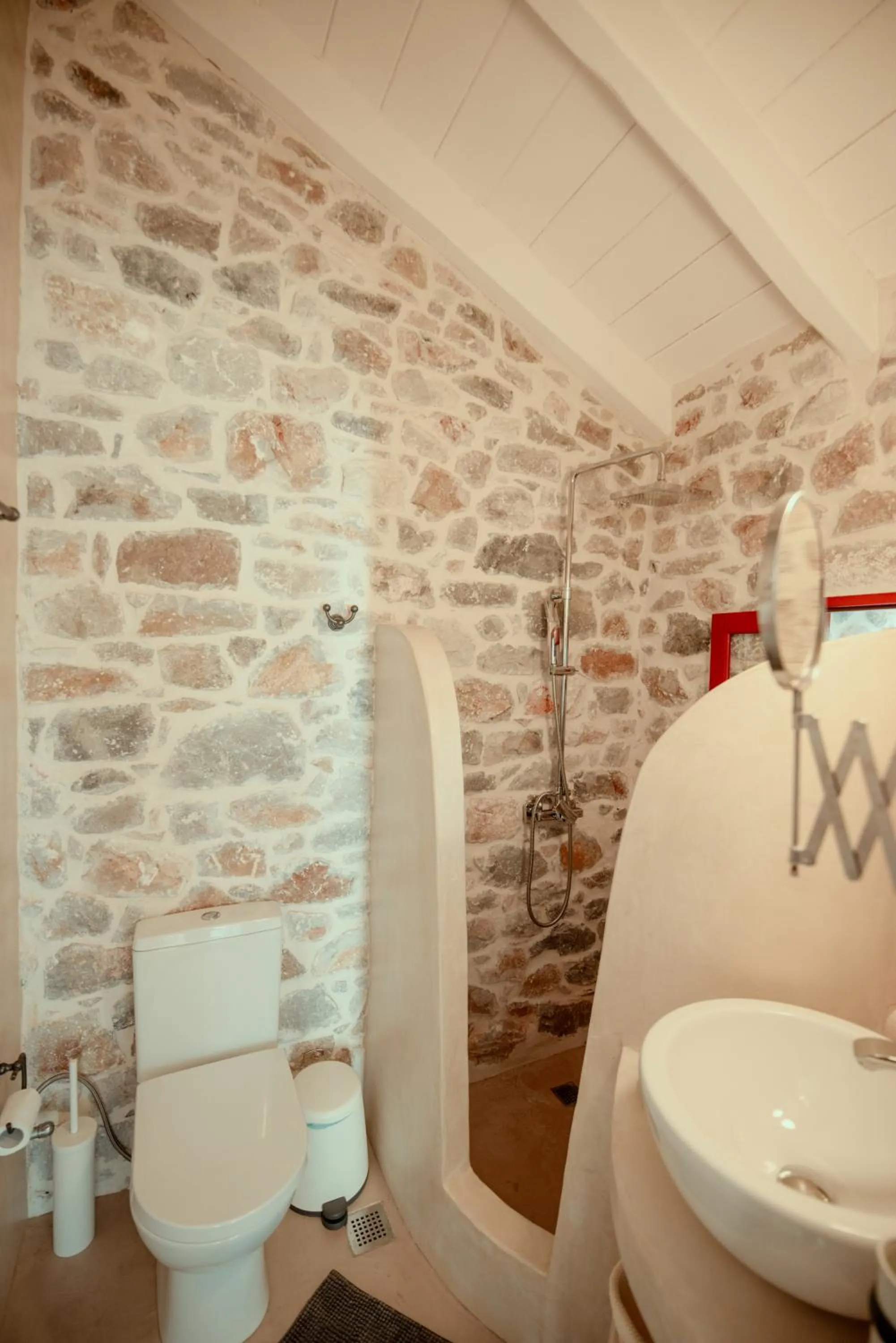 Bathroom in Limeni Villa