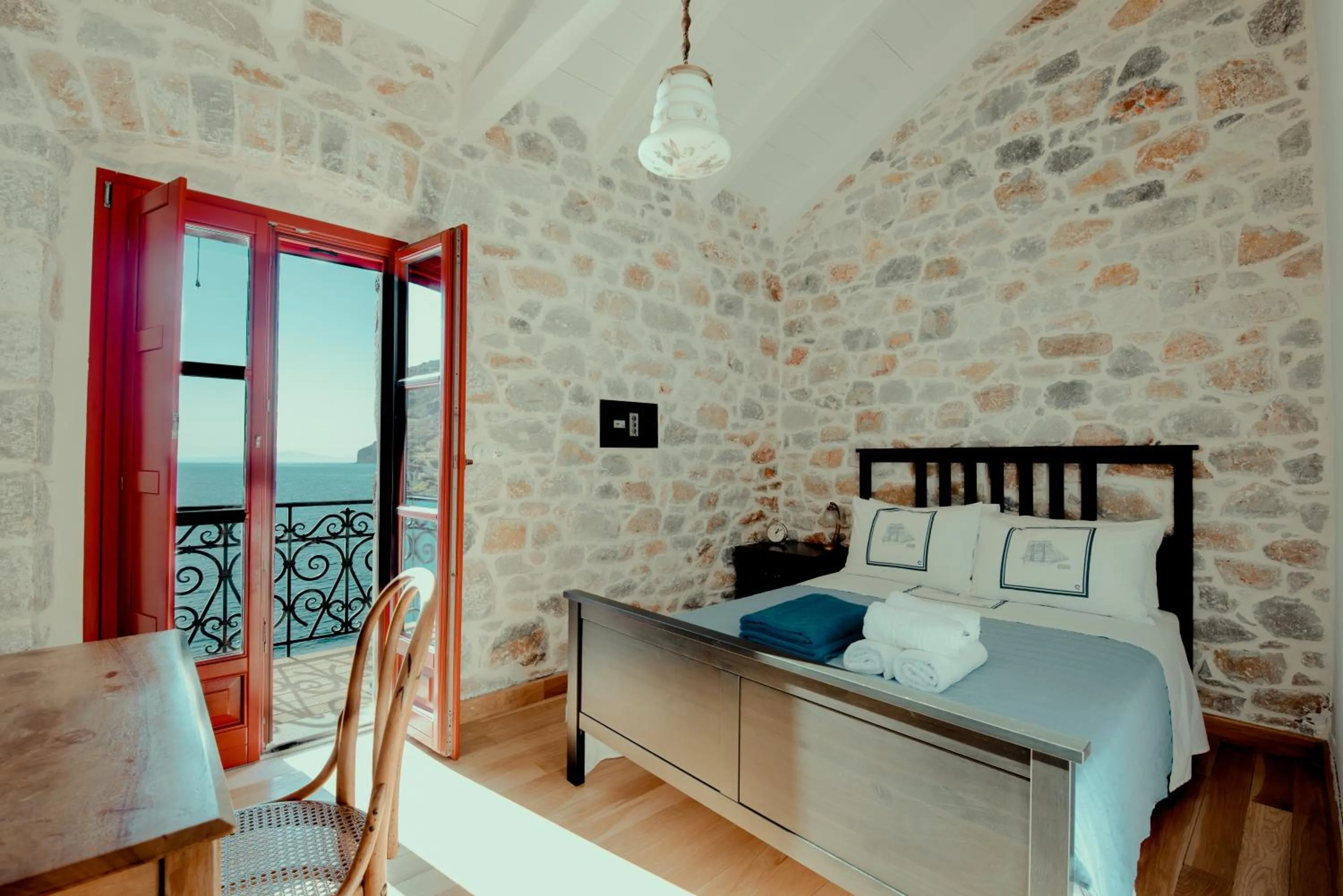 Bedroom, Bed in Limeni Villa