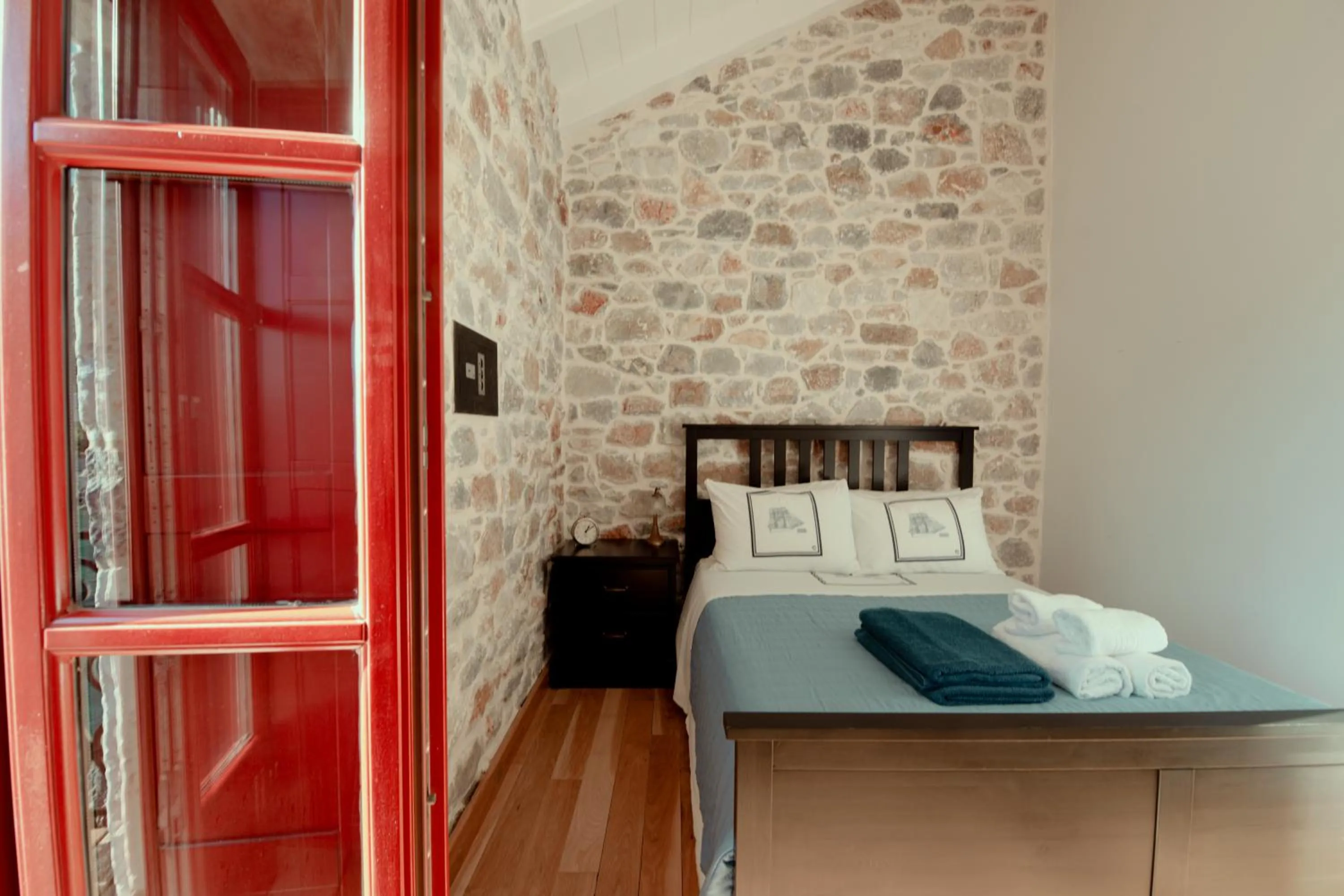 Balcony/Terrace, Bed in Limeni Villa