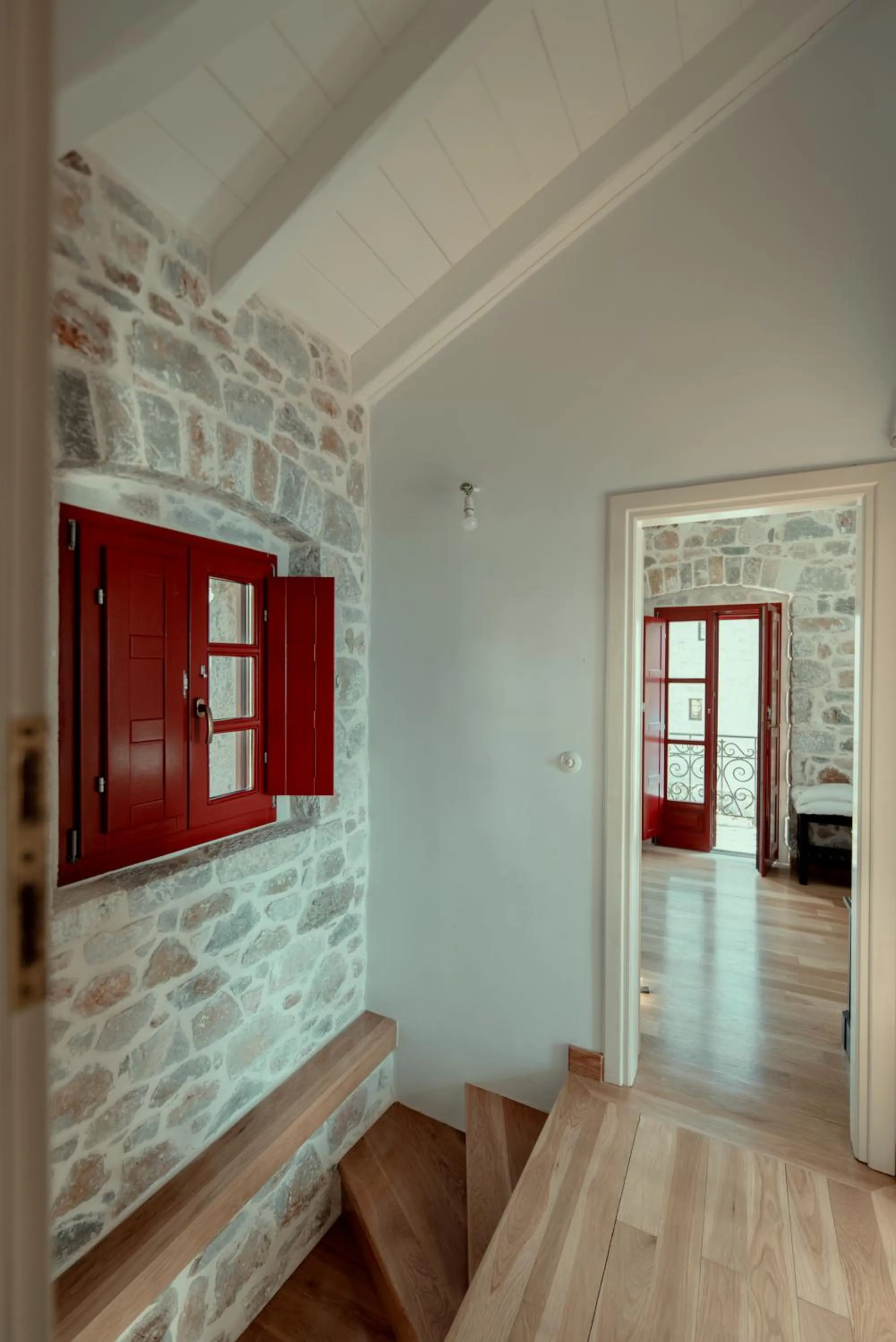 Property building in Limeni Villa