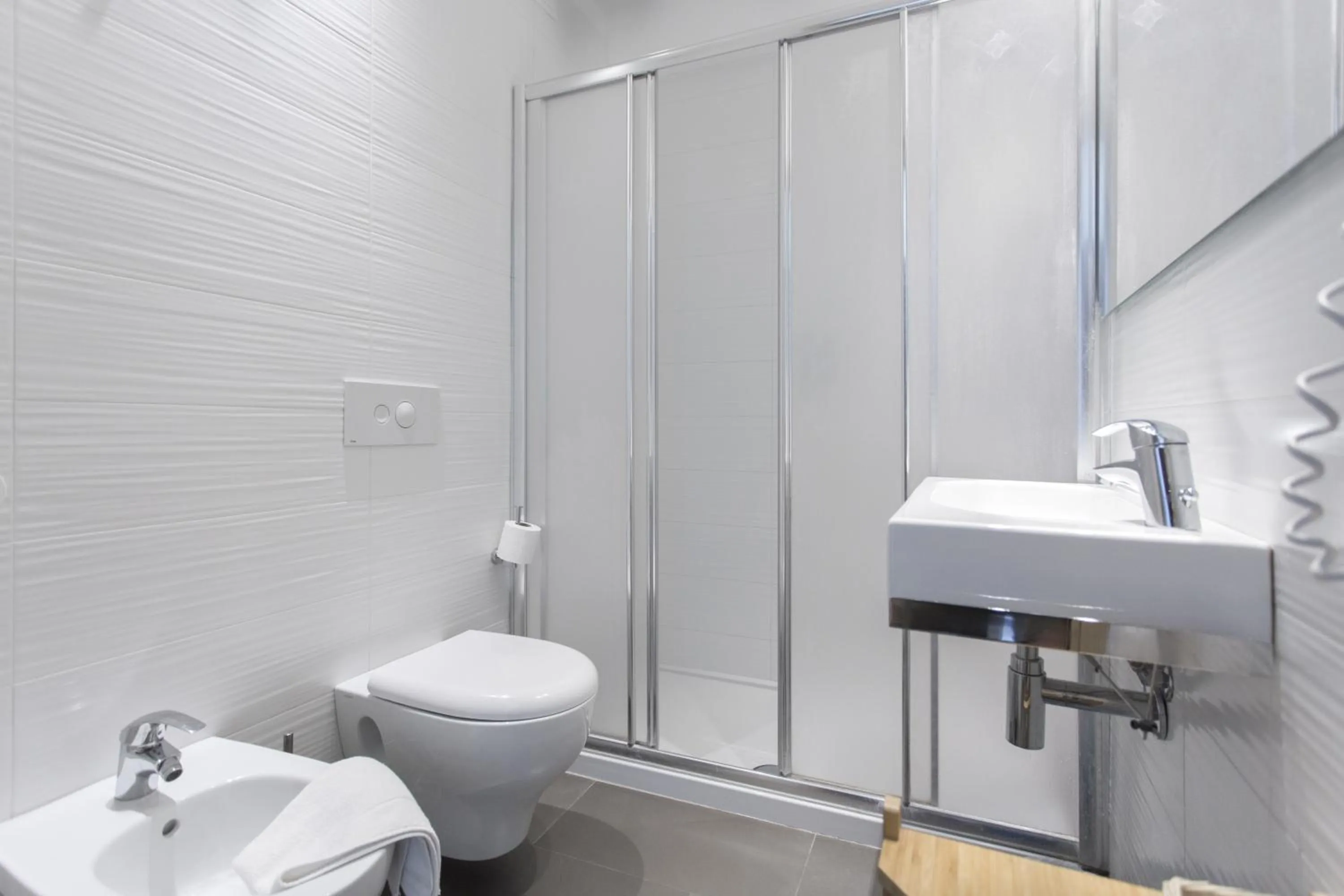 Shower in Hotel Excelsior