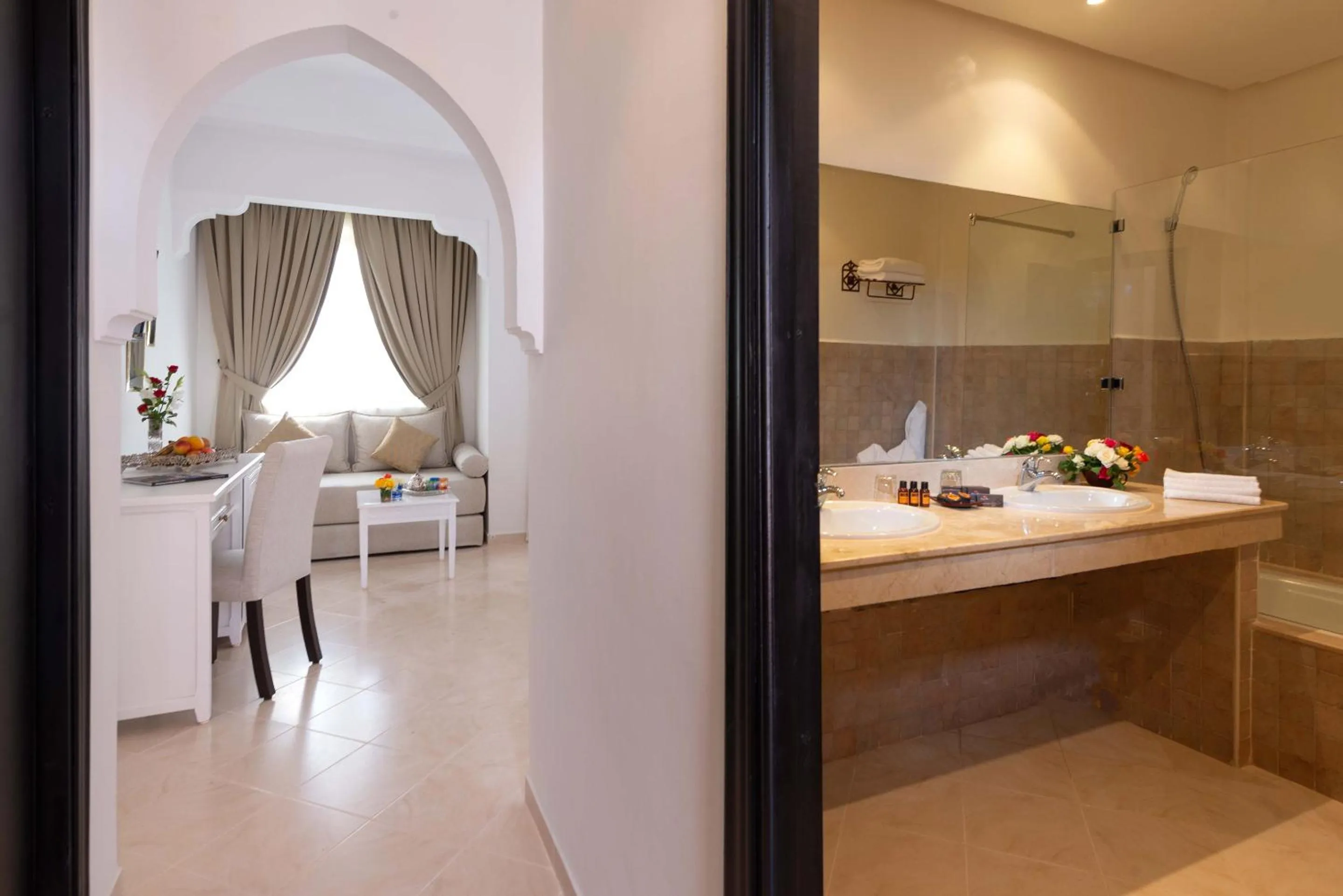 Bathroom, Bed in Marrakech Ryads Parc All inclusive