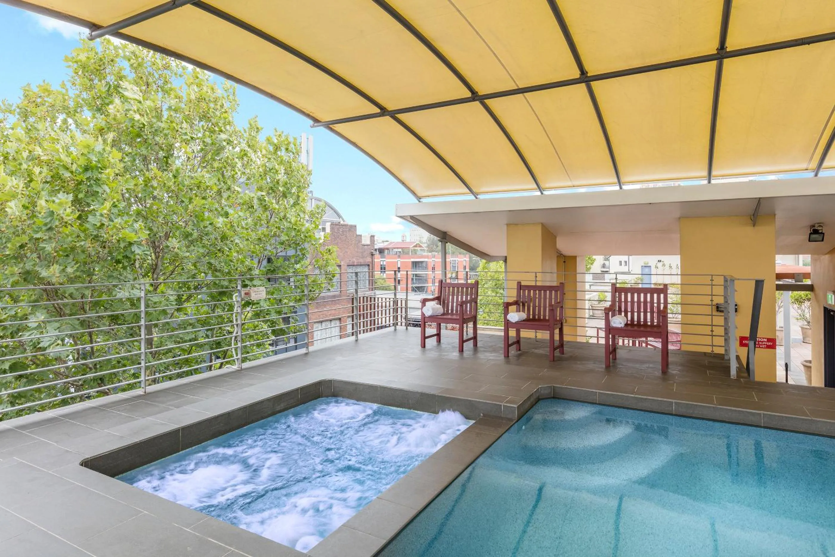 Swimming pool in Nesuto Chippendale