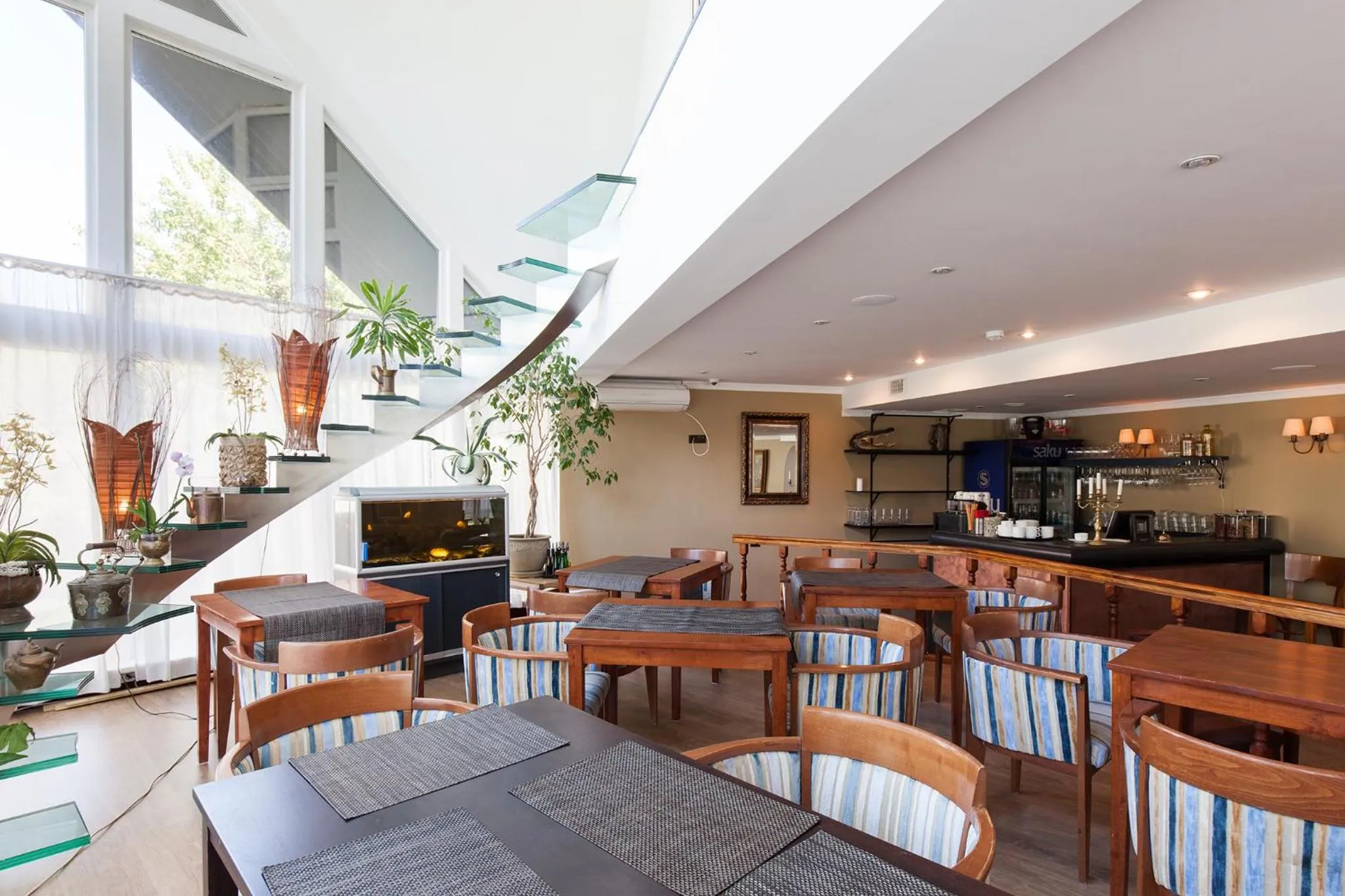 Restaurant/places to eat in Humala Guest House