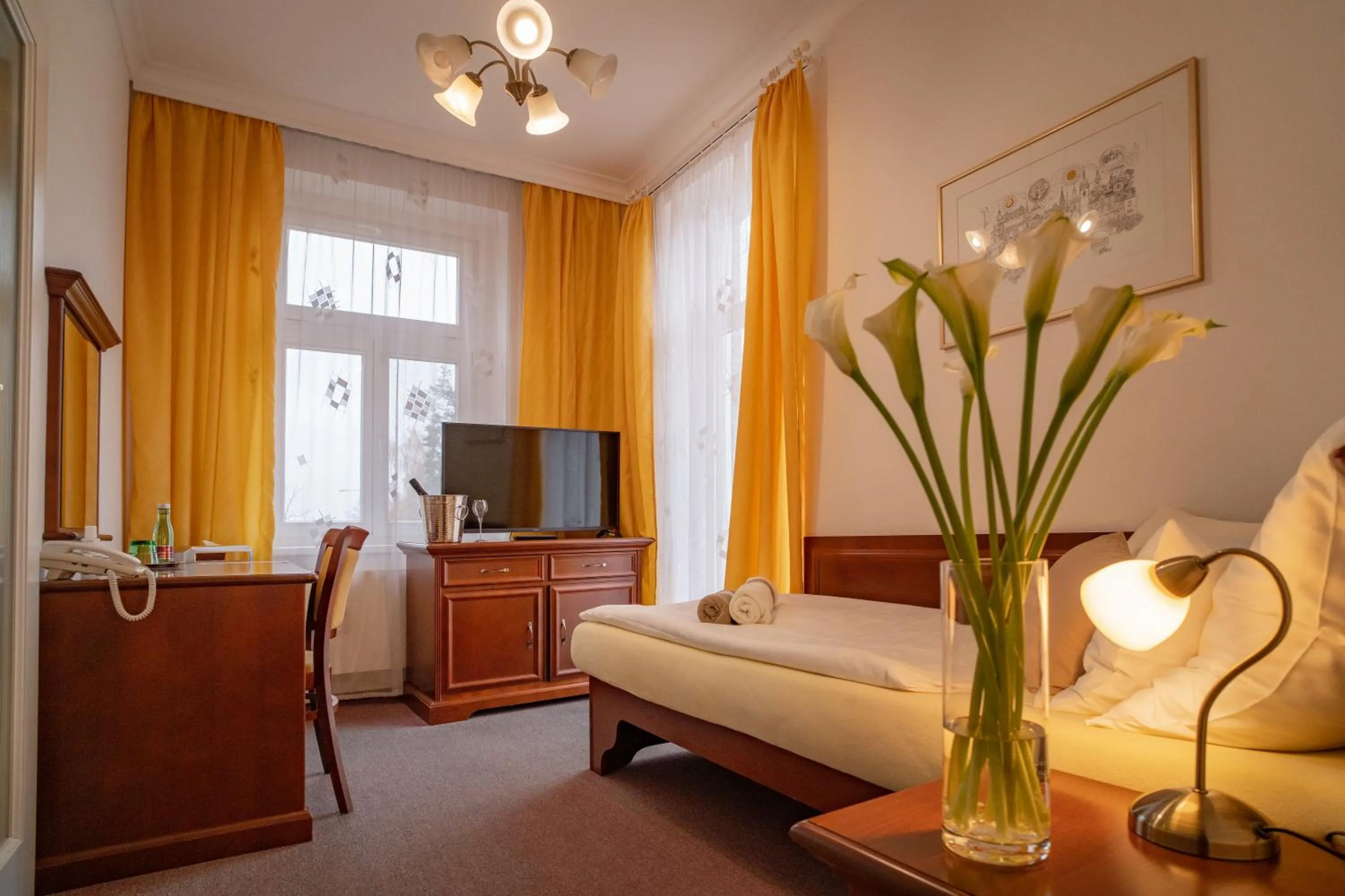 Property building, Bed in Hotel U Kaplicky