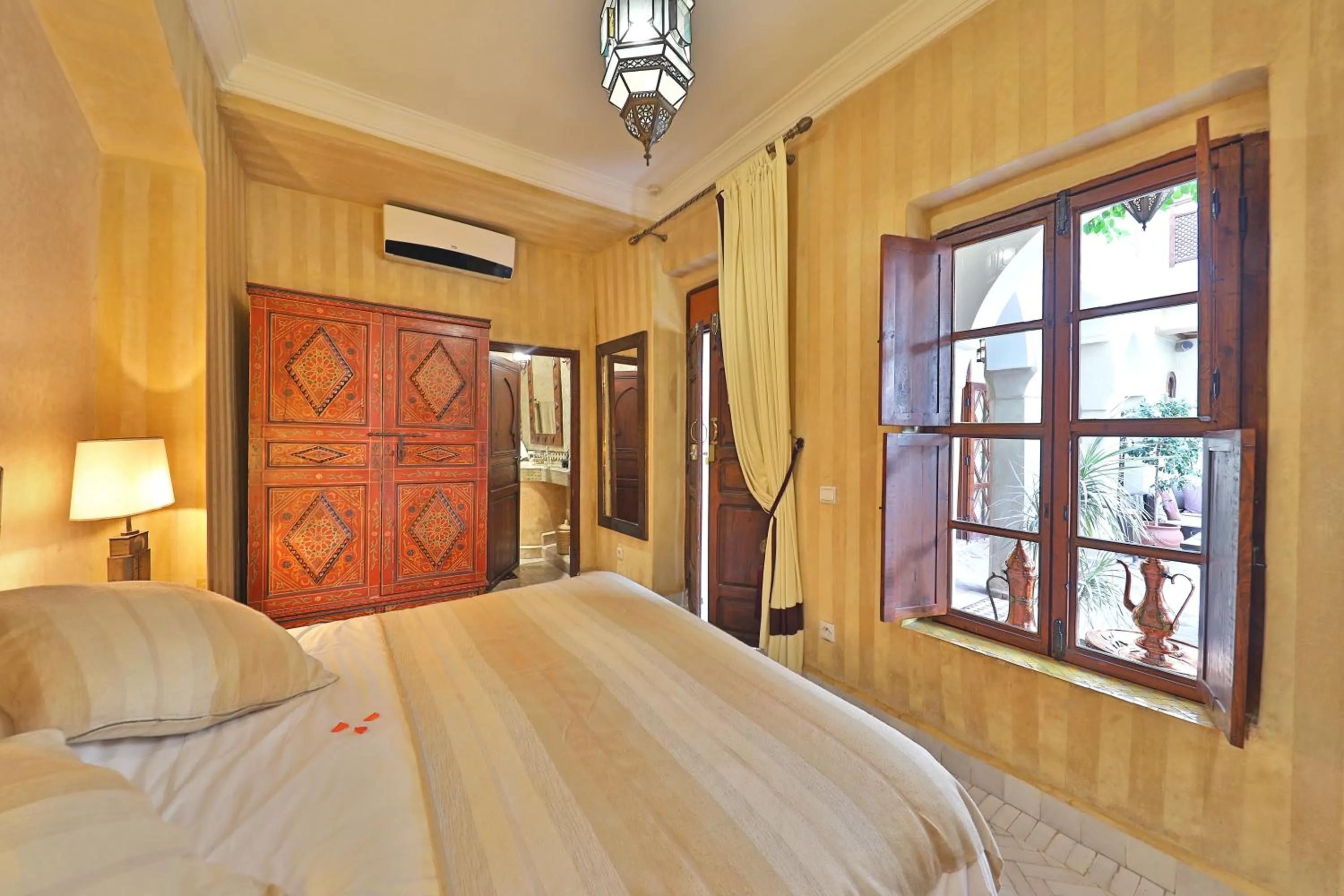 Bedroom, Bed in Riad Zayane