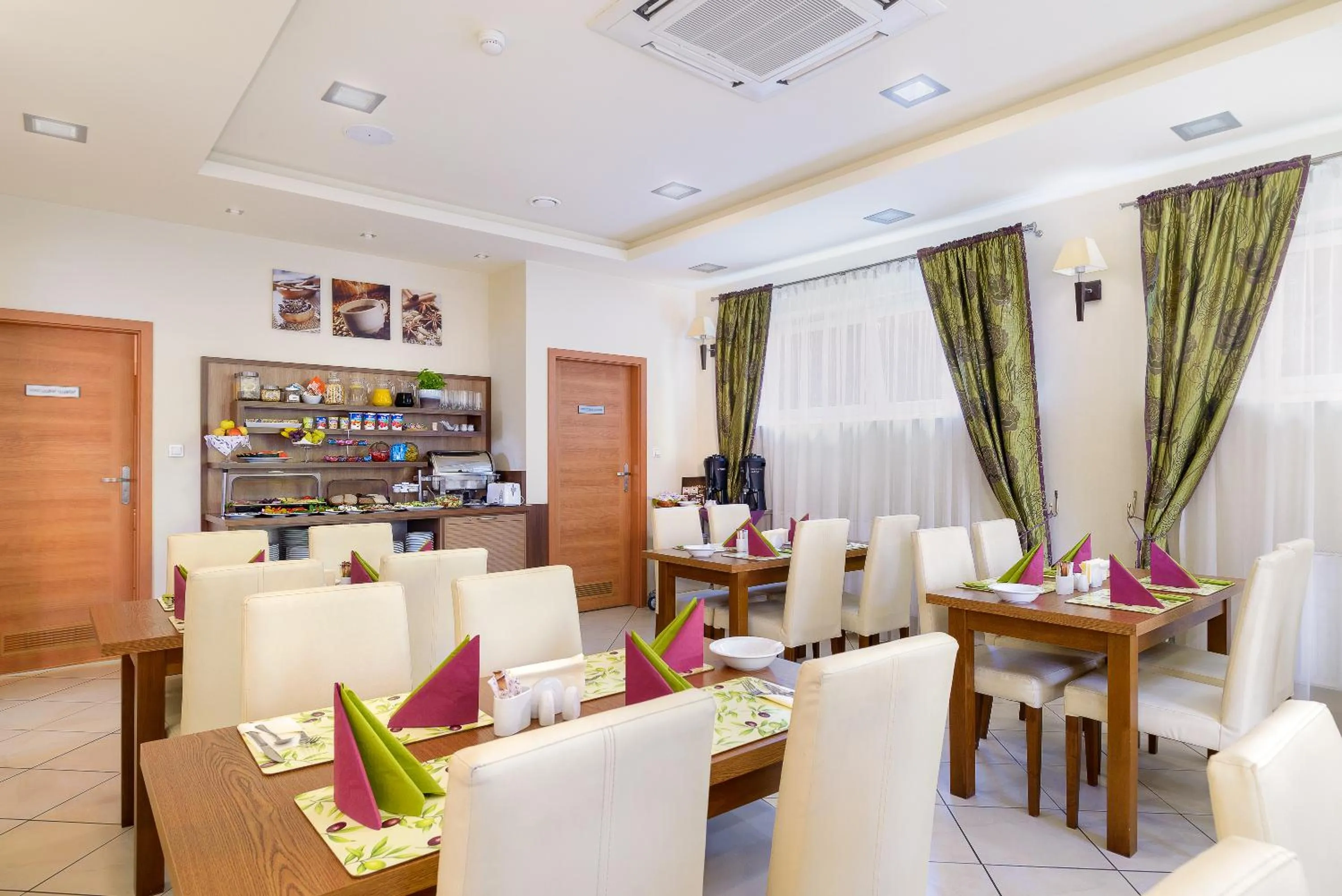 Restaurant/places to eat in Hotel Zielony