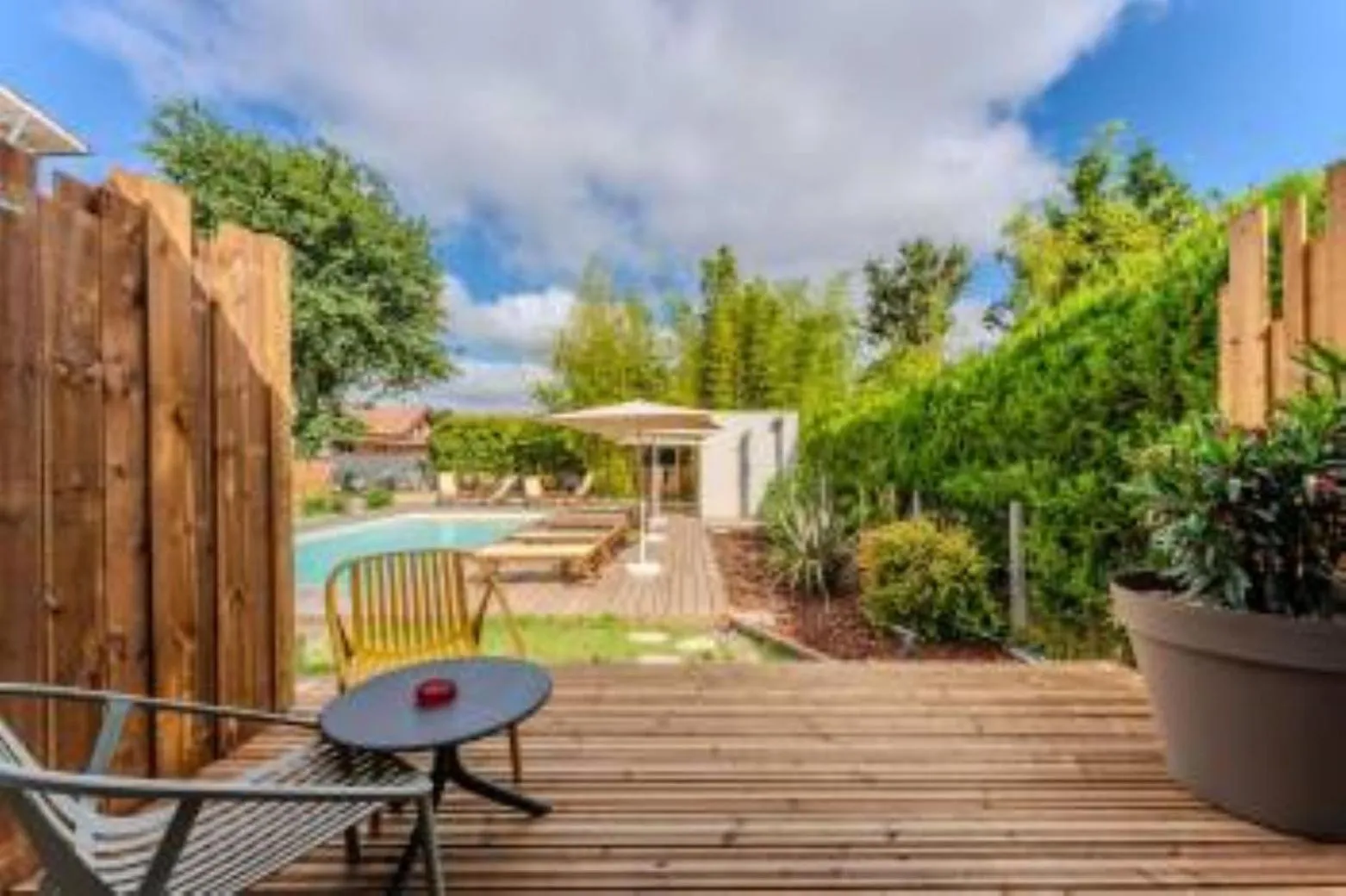 Garden view in Hôtel Le Grain de Sable