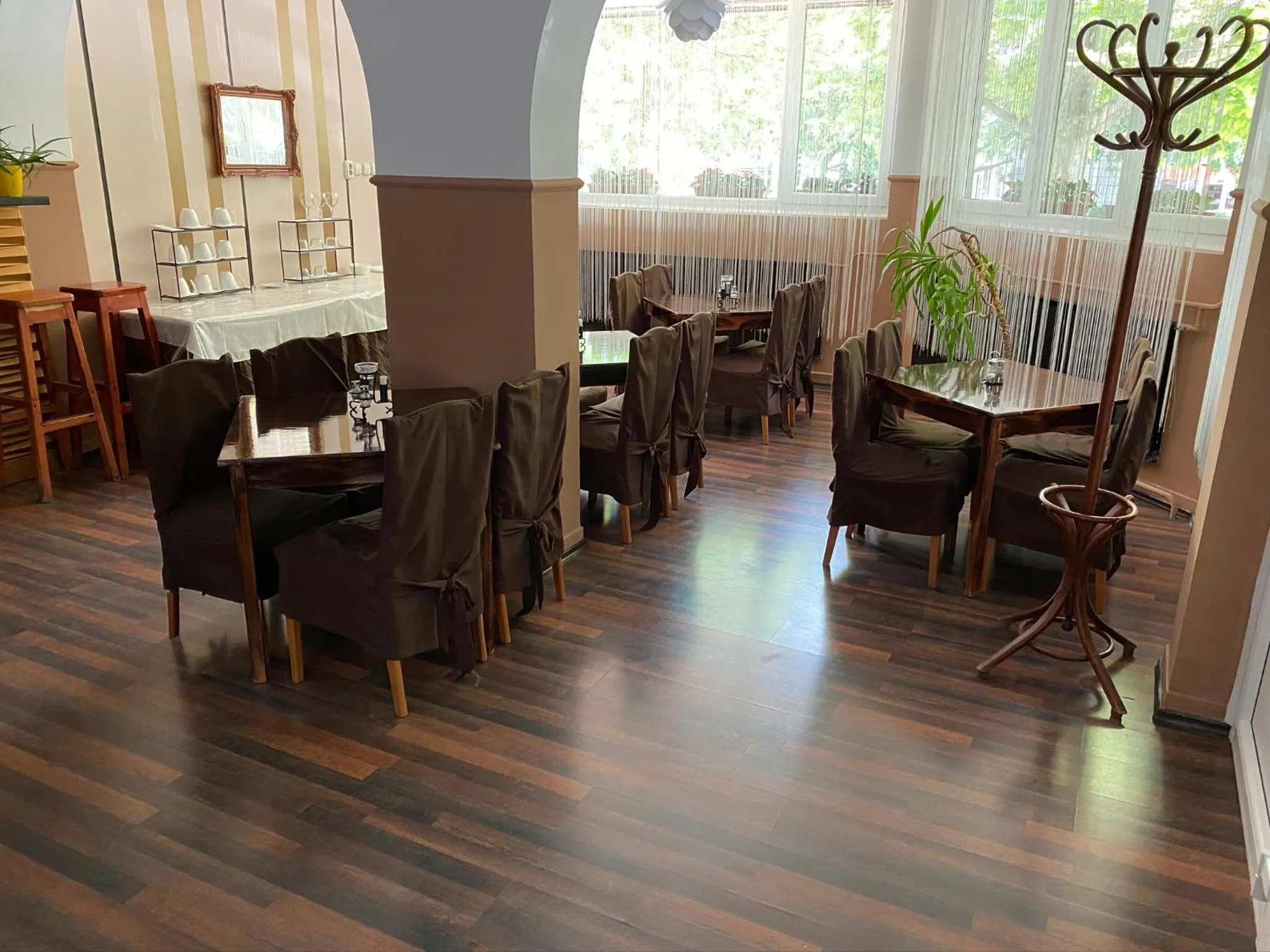 Restaurant/places to eat in Belvárosi Panzió