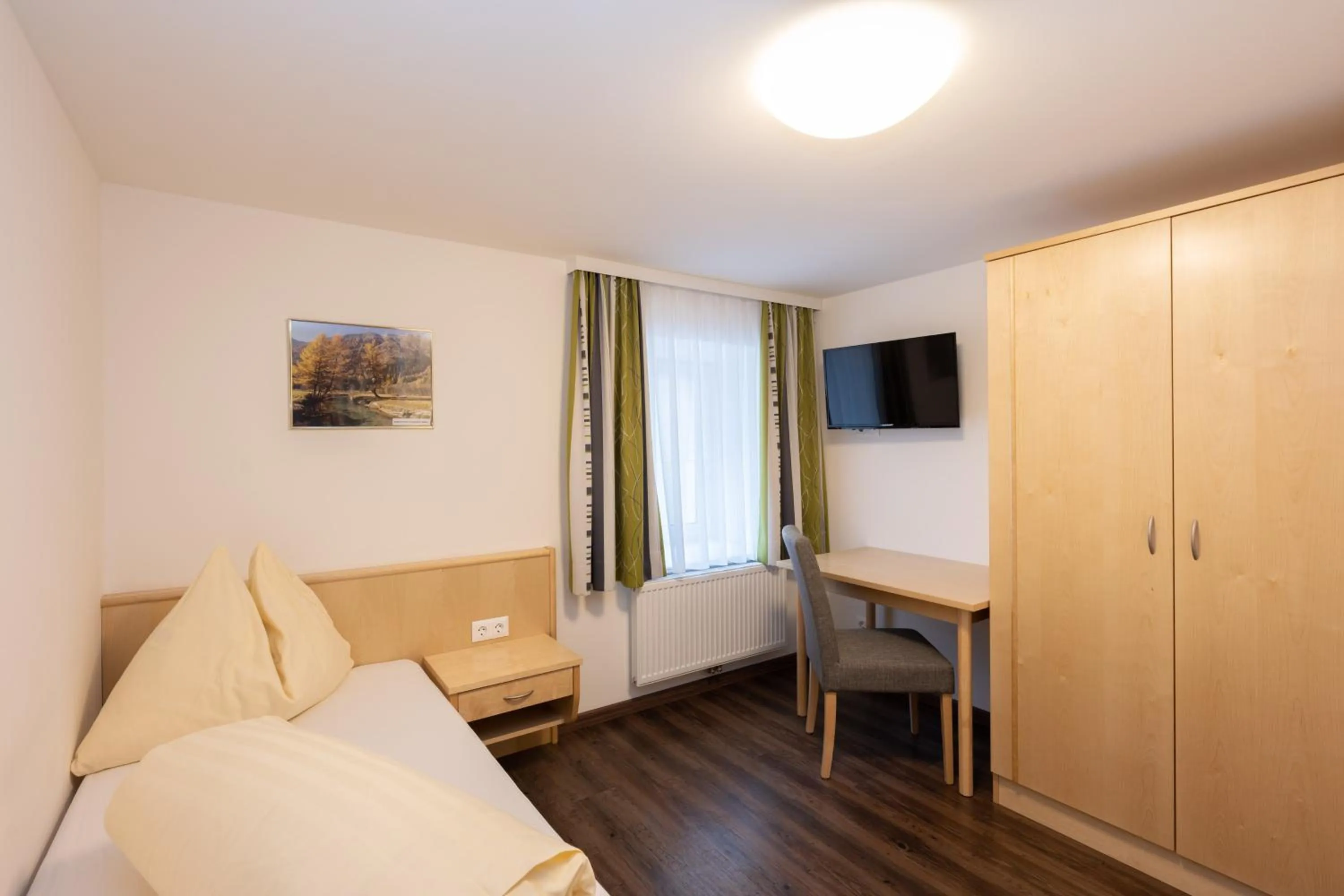 Photo of the whole room, Bed in Eggerhof