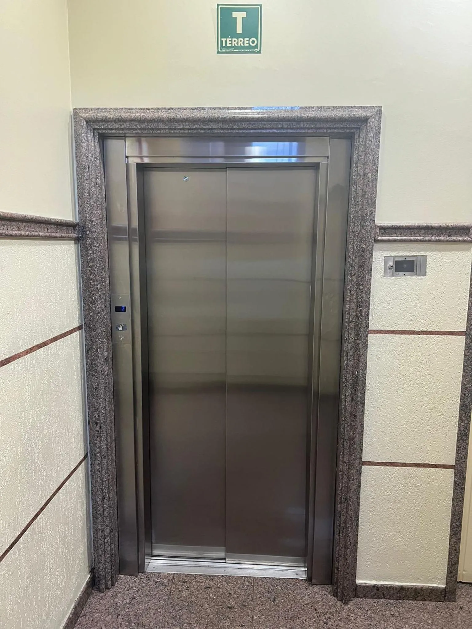 elevator in Hotel Central