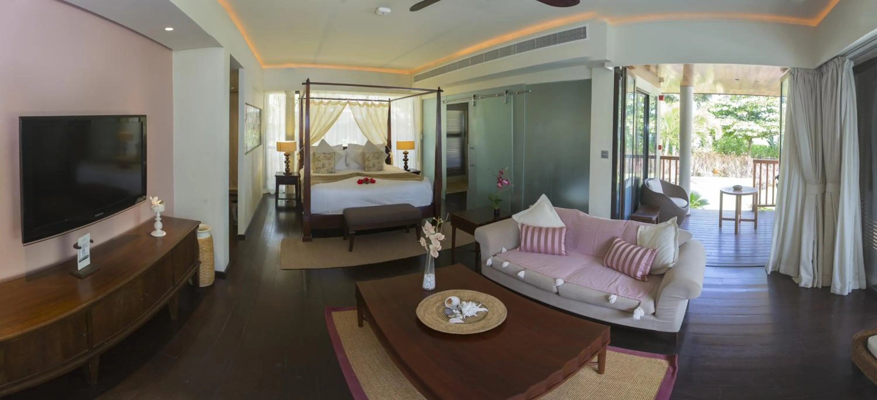Day, Bed in Dhevatara Beach Hotel