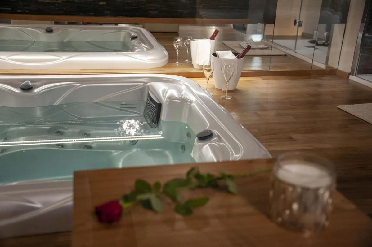 Hot Tub in La Vigna Hotel