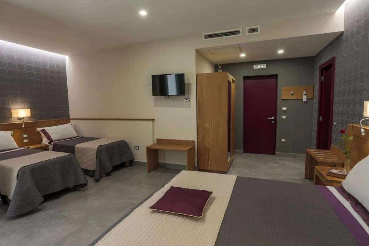 Restaurant/places to eat in La Vigna Hotel